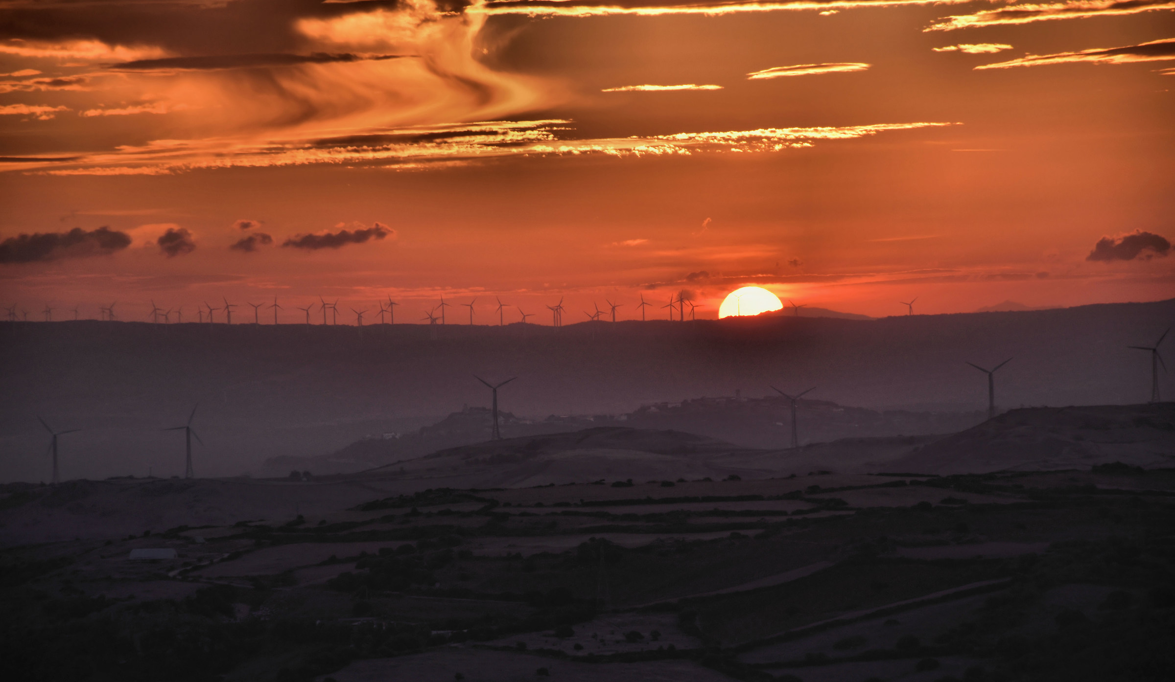 Golden sunrise in Tuffudesu