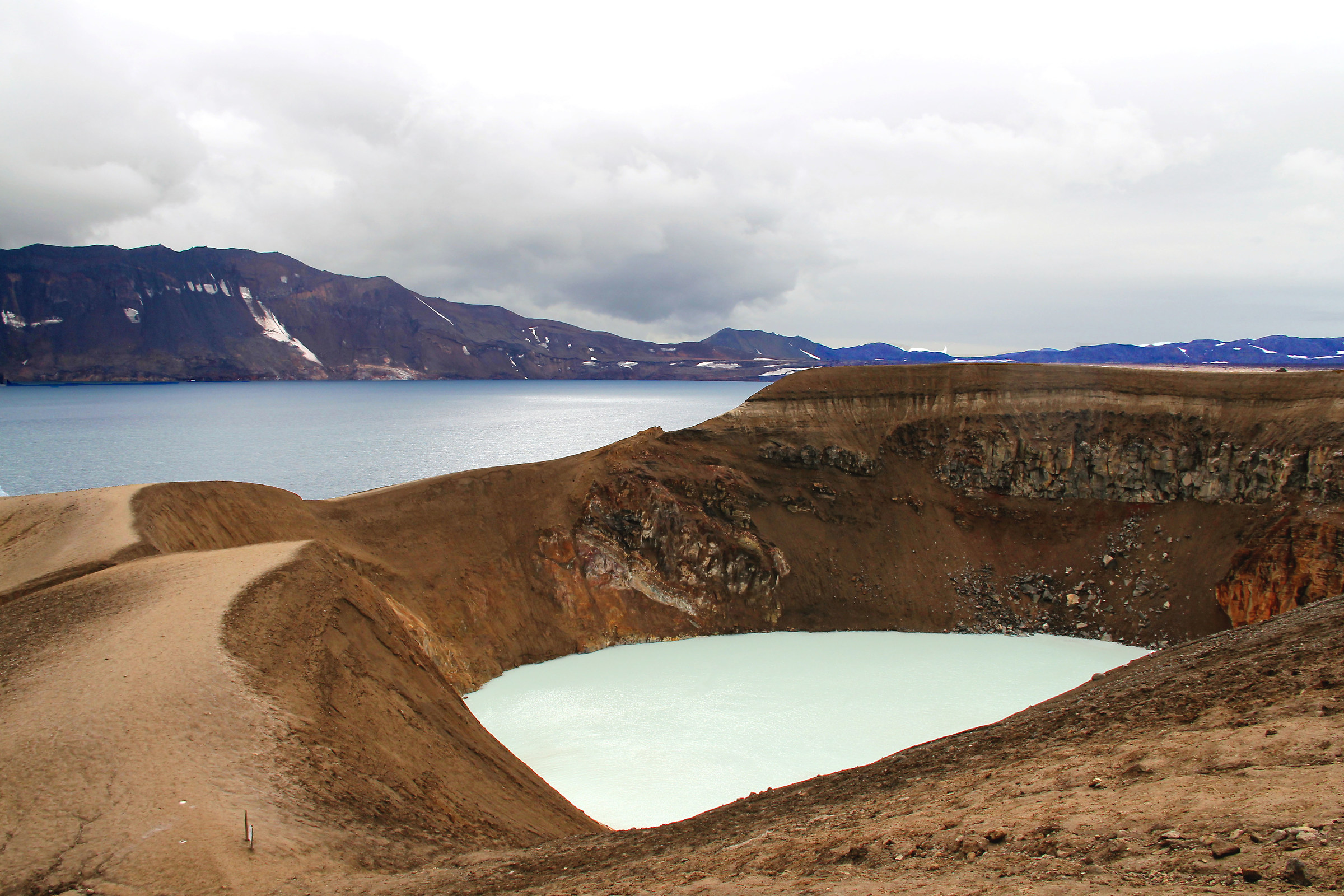 Iceland - Lakes Oskjuvatn and Screws