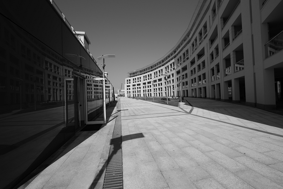perspective of the square of the Crescent in Savona