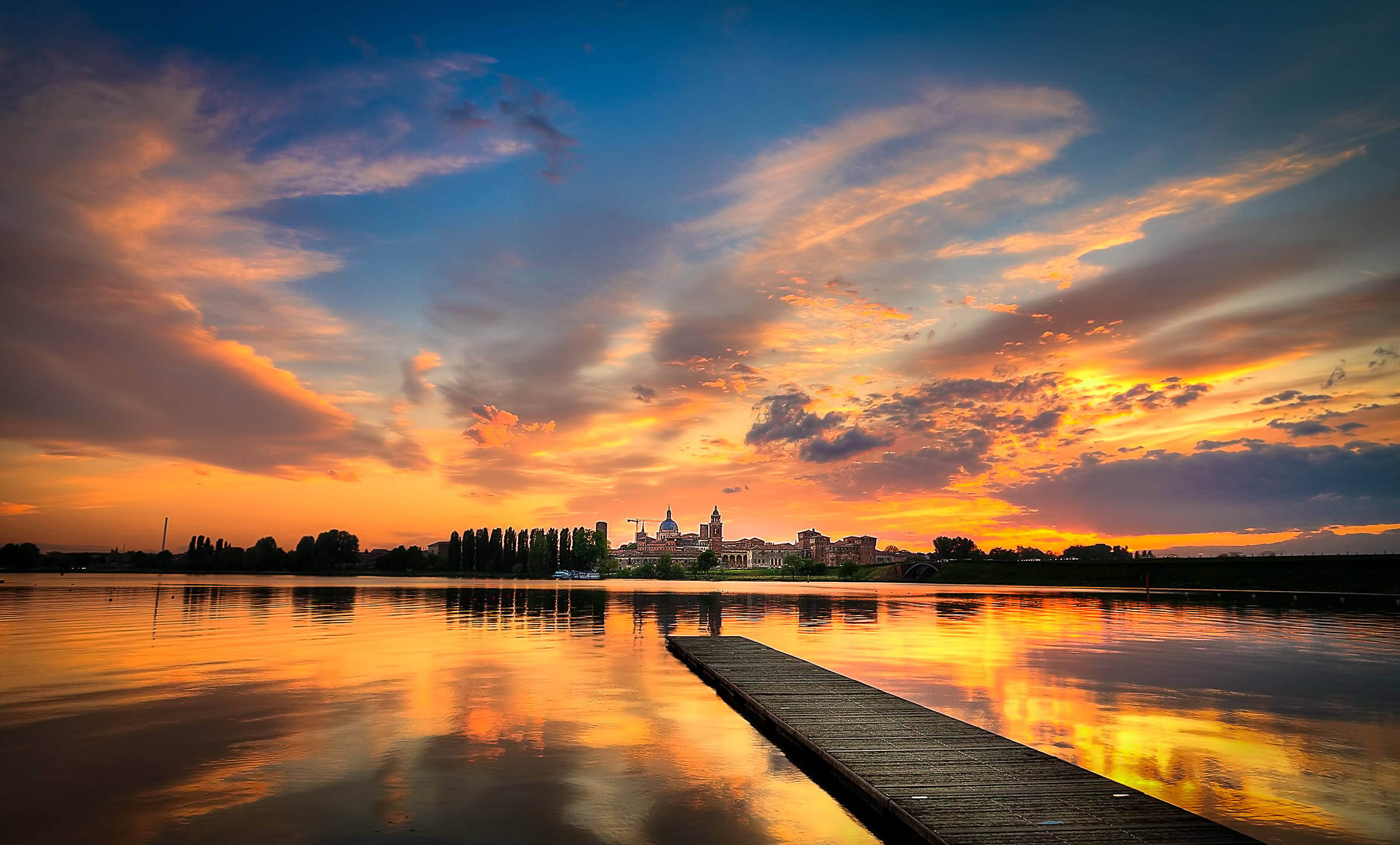 Mantova, Reflex - Color