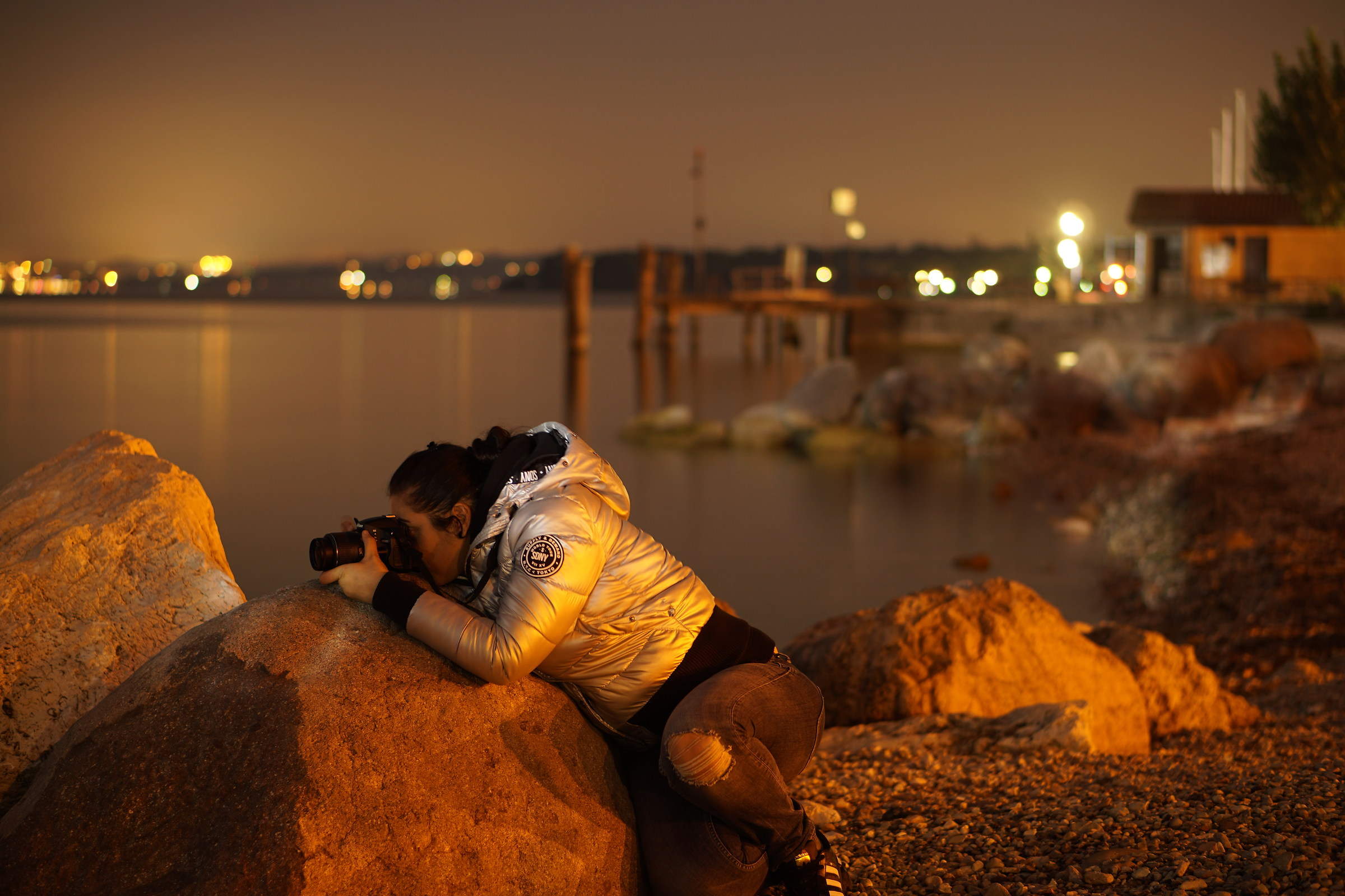 fotografia notturna al porto di dusano
