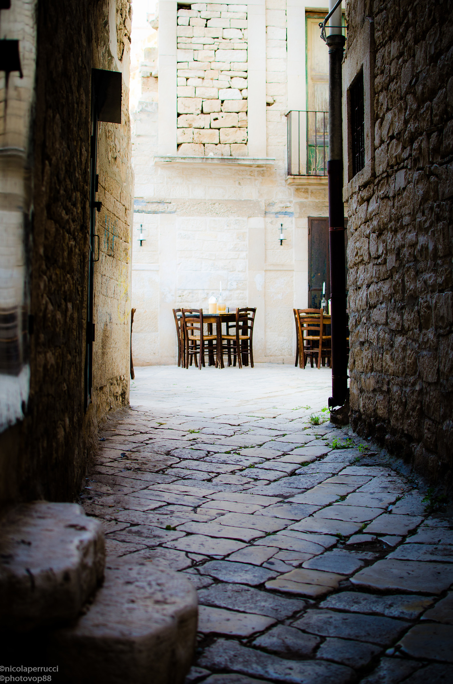 Giovinazzo...tavolo pronto per pranzare