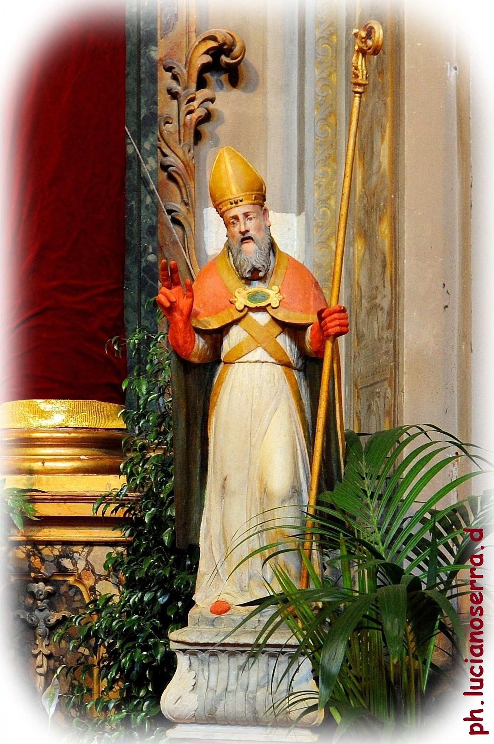 Statua raffigurante San Biagio