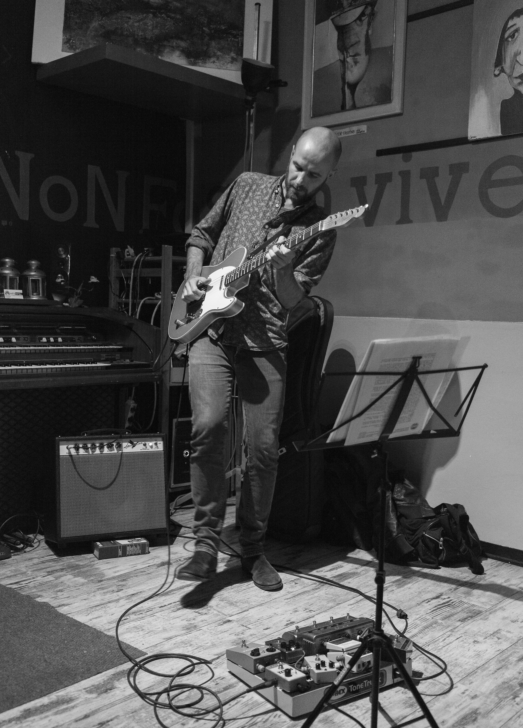 What the fuzz live guitarist & gear