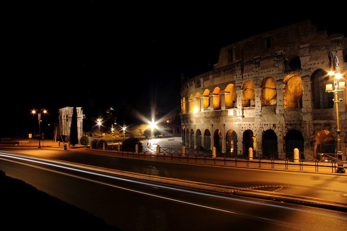Roma - Colosseo ed Arco di Traiano