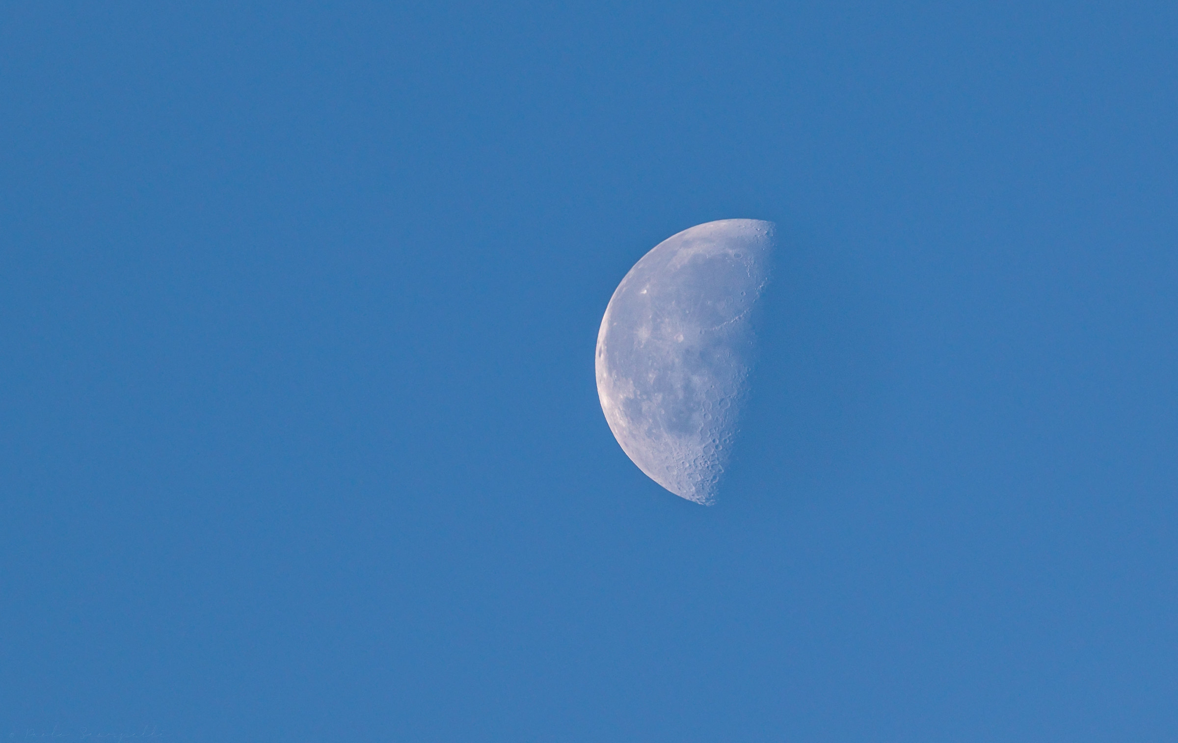 Daytime moon