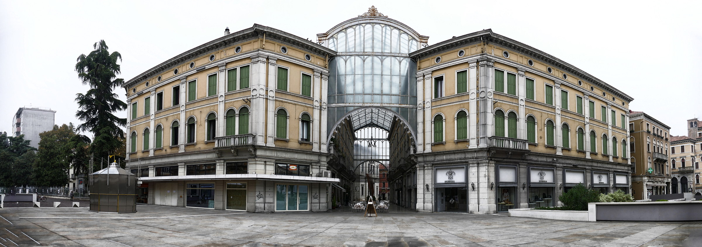 Symmetries of Mestre