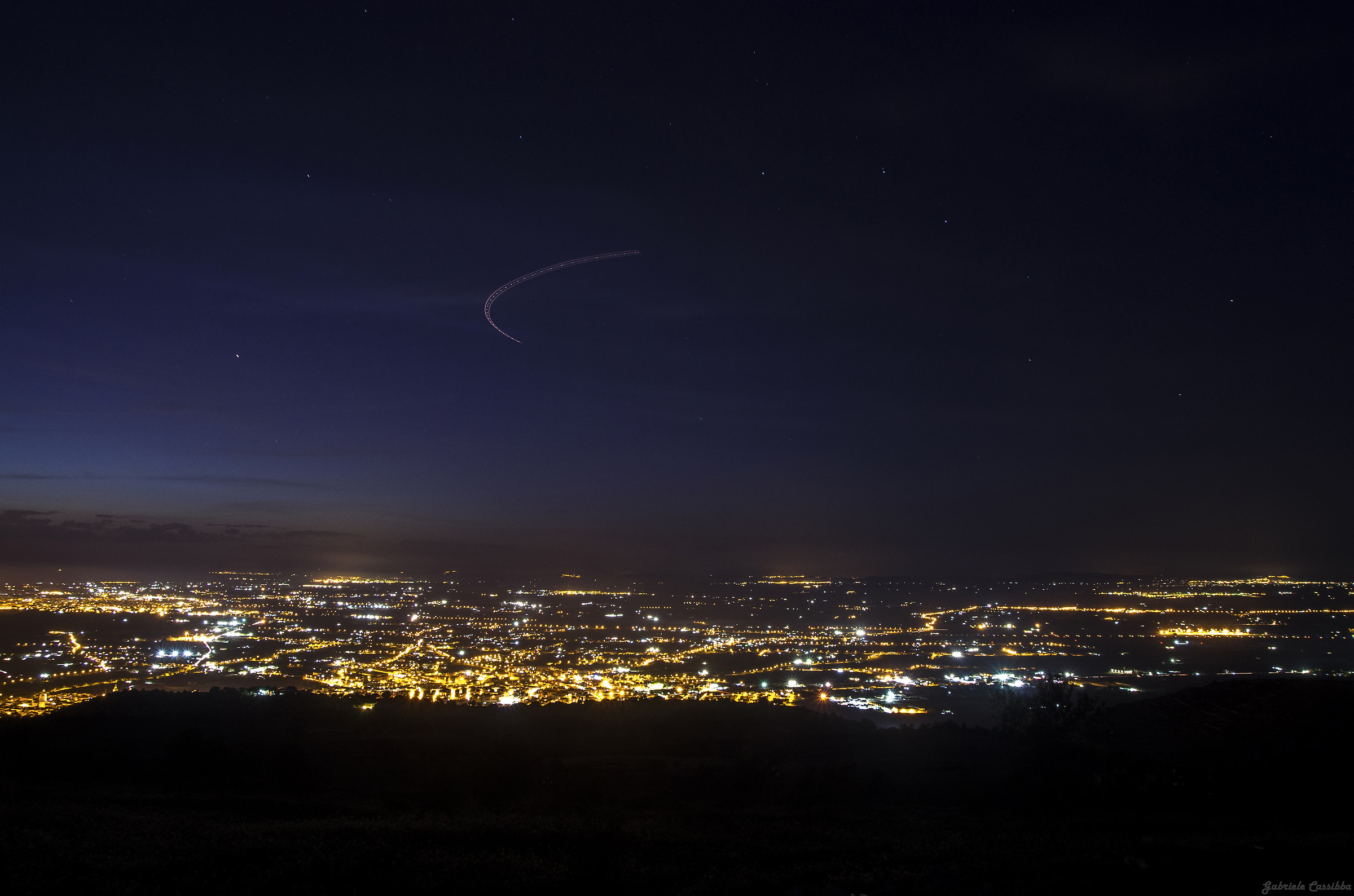 Panorama su comiso con aereo in virata
