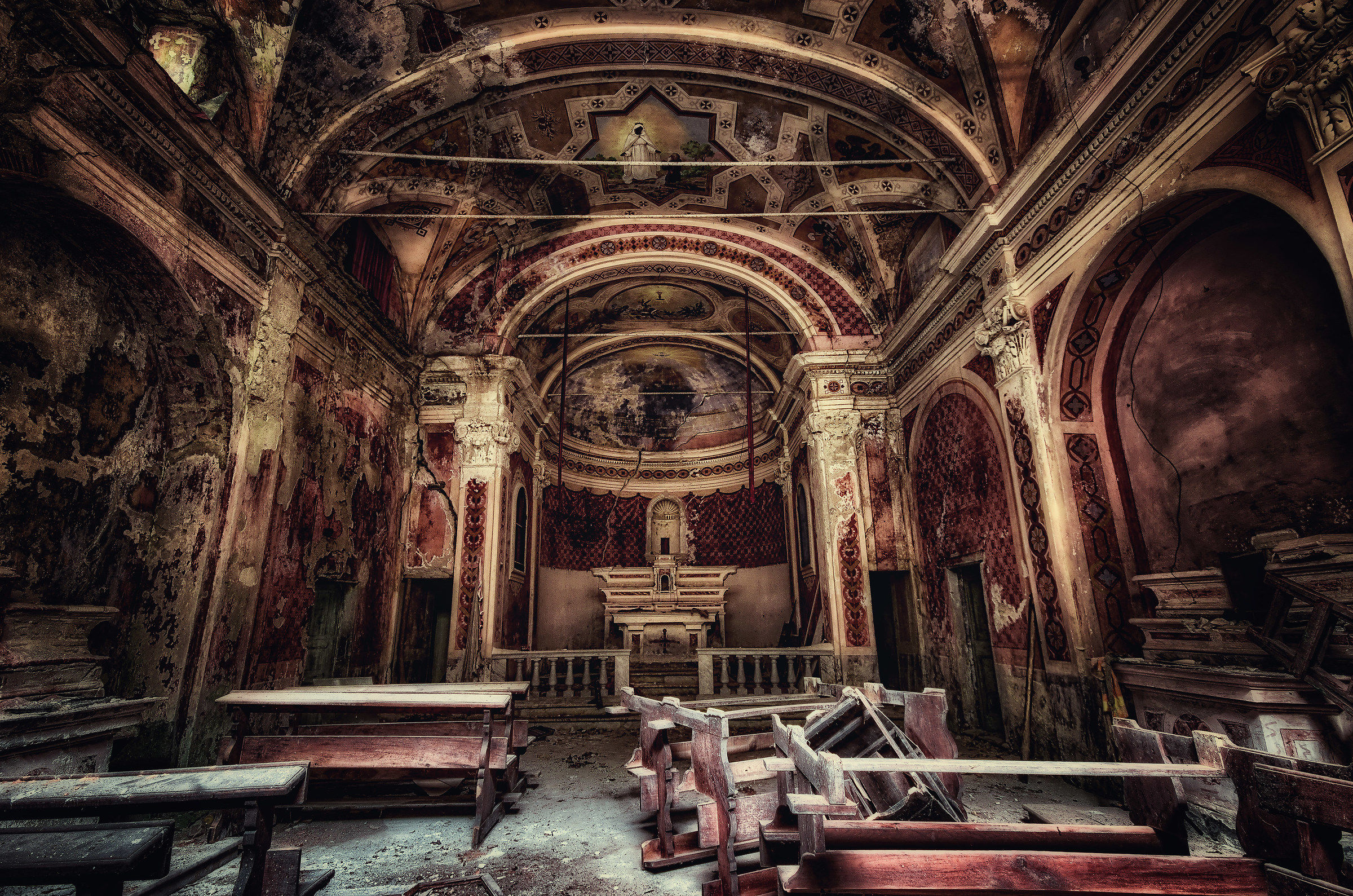 Anche da qui Dio e' scappato via...