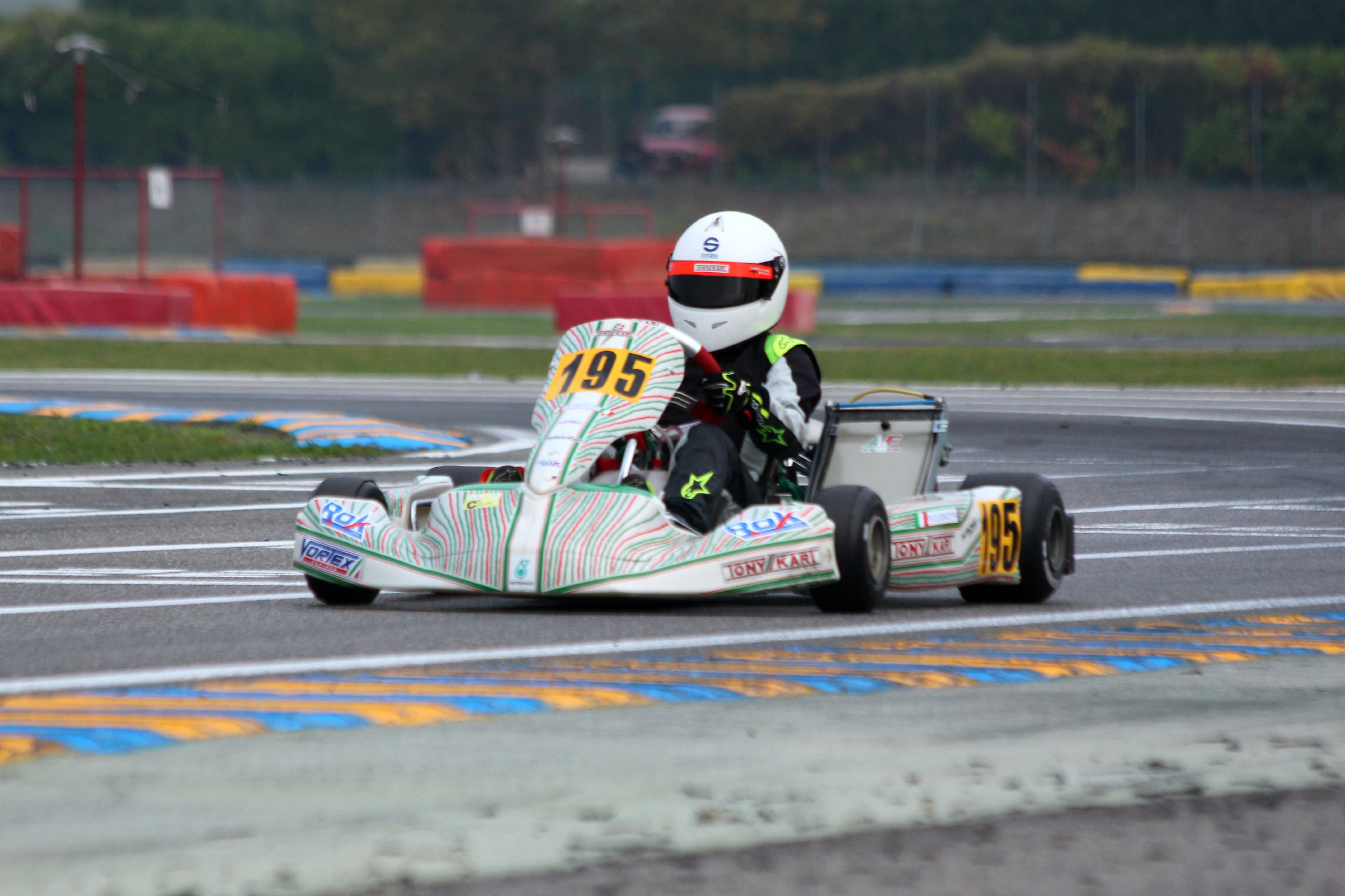 piccoli piloto crescono Pista 7 Laghi