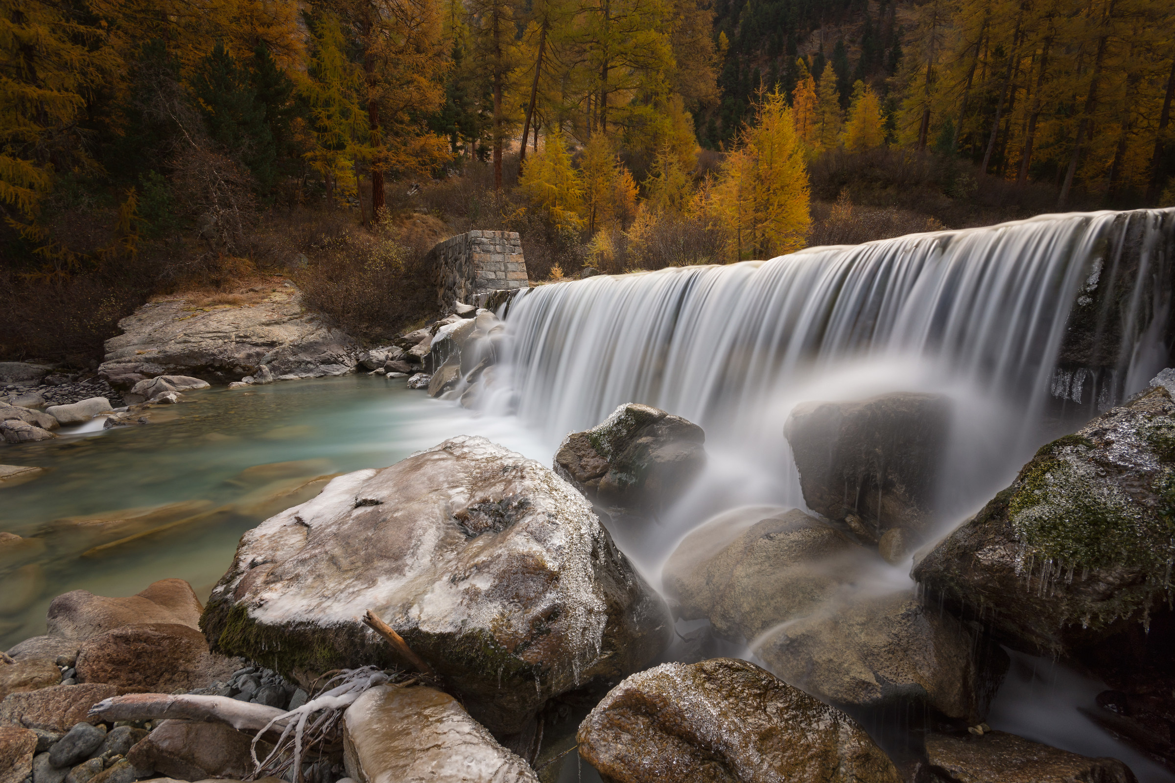 Between Fall and Winter