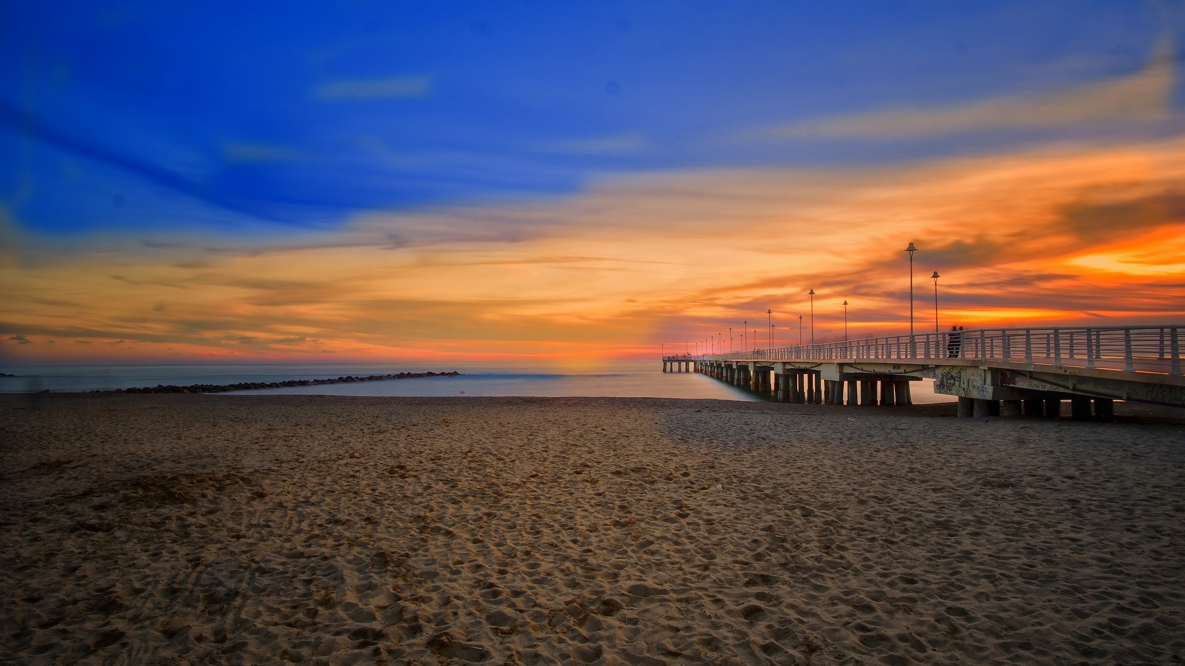 Fuoco a Marina di Massa