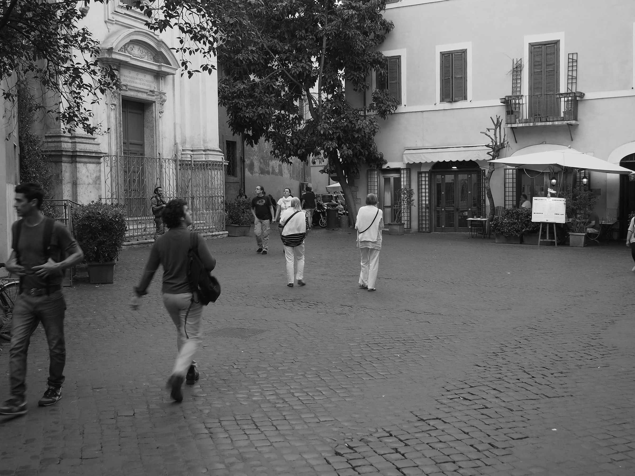 Walking in Trastevere