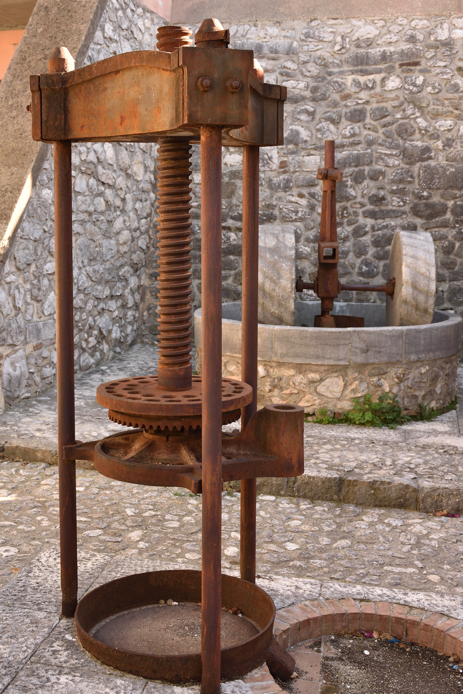 A wine press? .. For grapes or olives? Mah .. !! ..