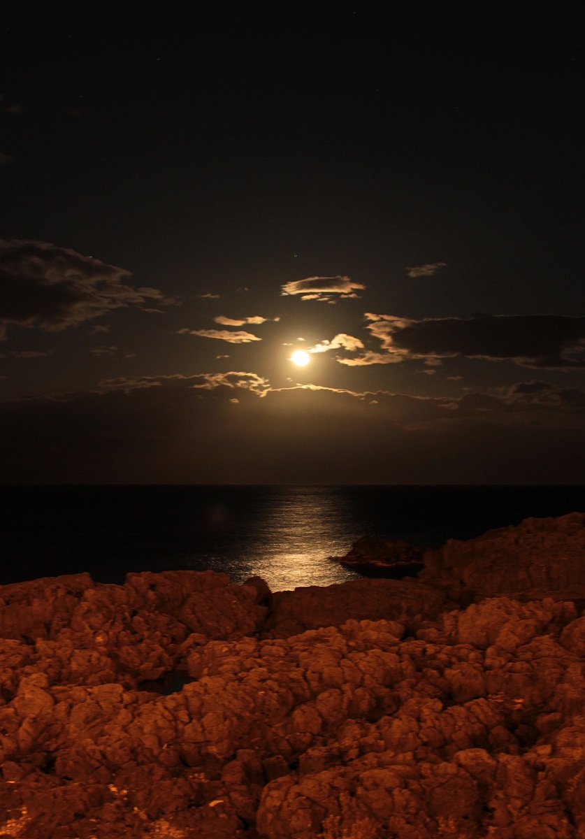 The Moon from NIKE's bottom