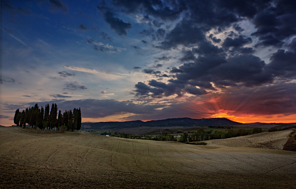 tramonto ai cipressi