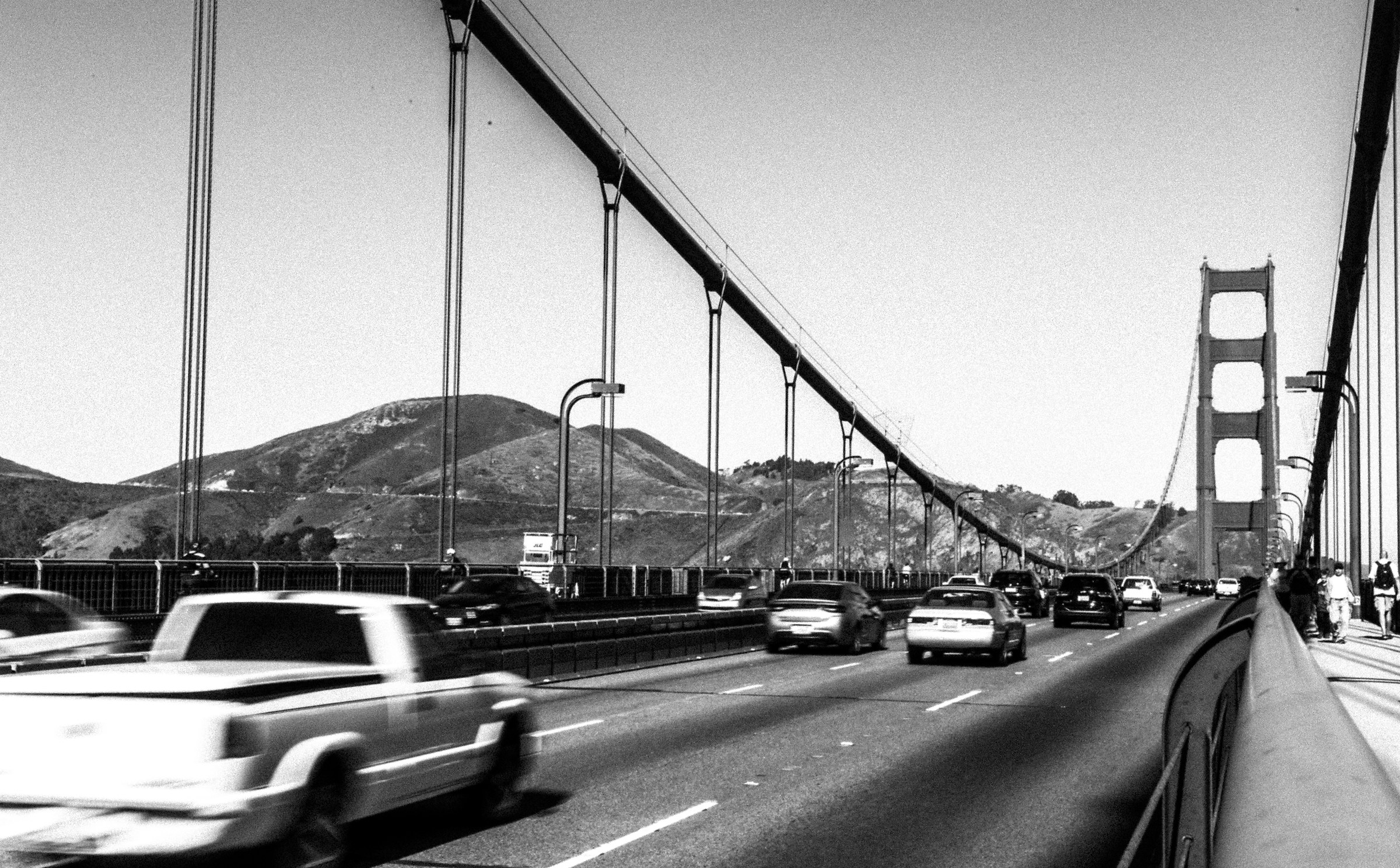 San Francisco - Traffic on the Golden Gate bridge