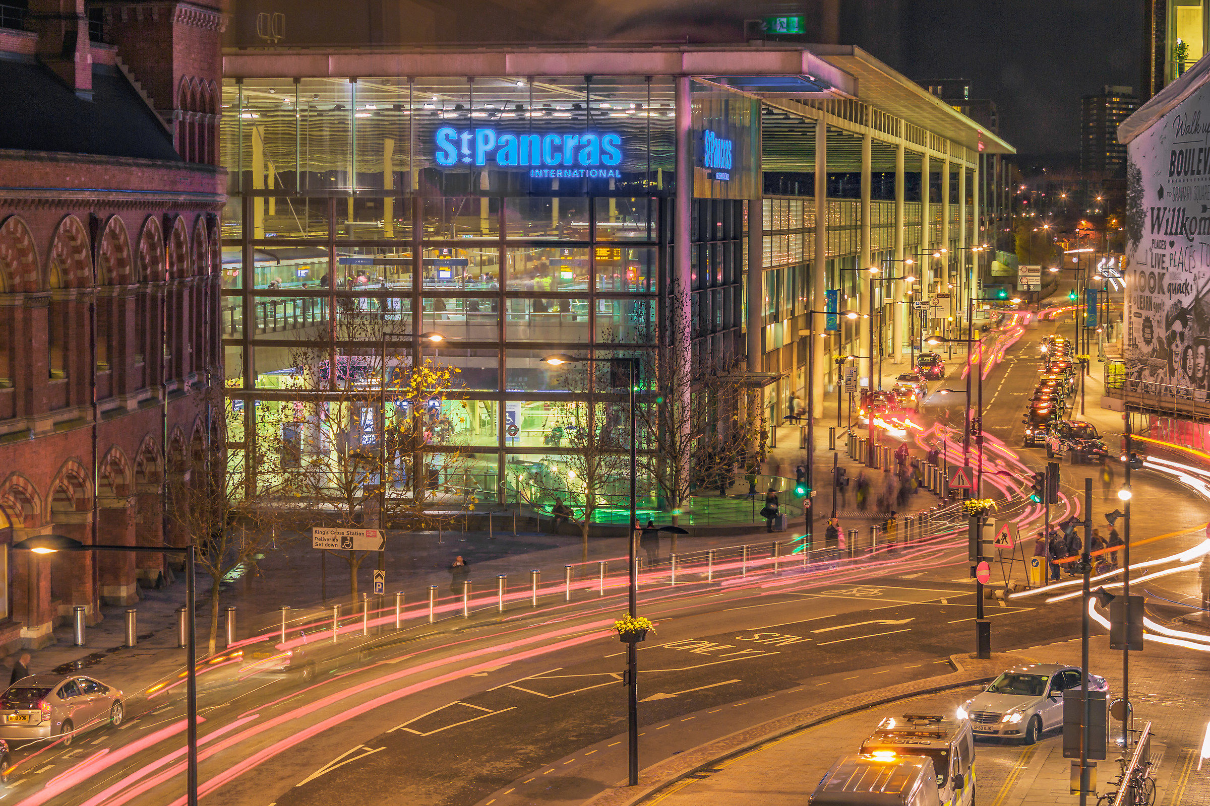 St. Pancras di notte