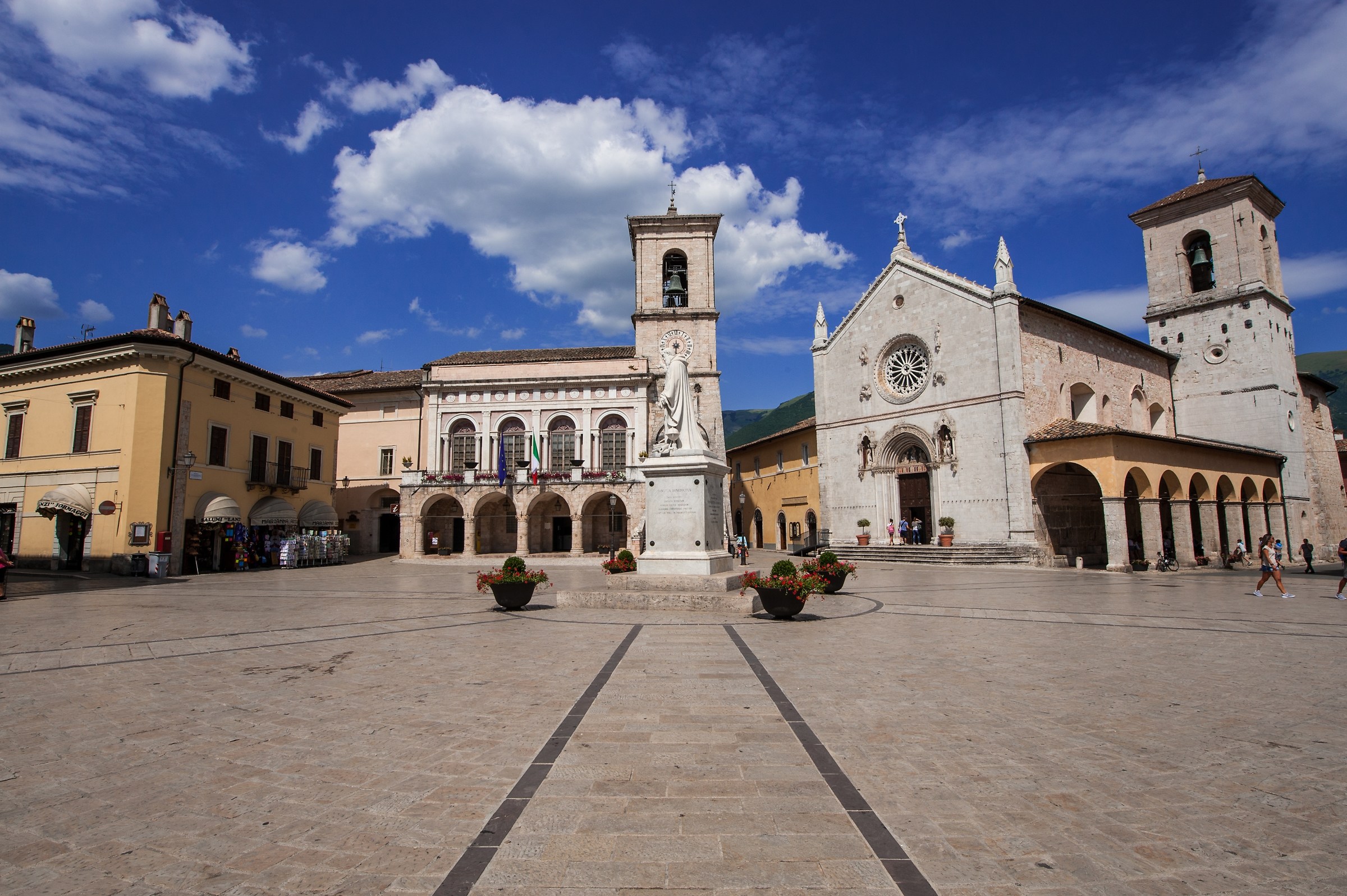 As was the Cathedral of St. Benedict in Norcia (Pg)