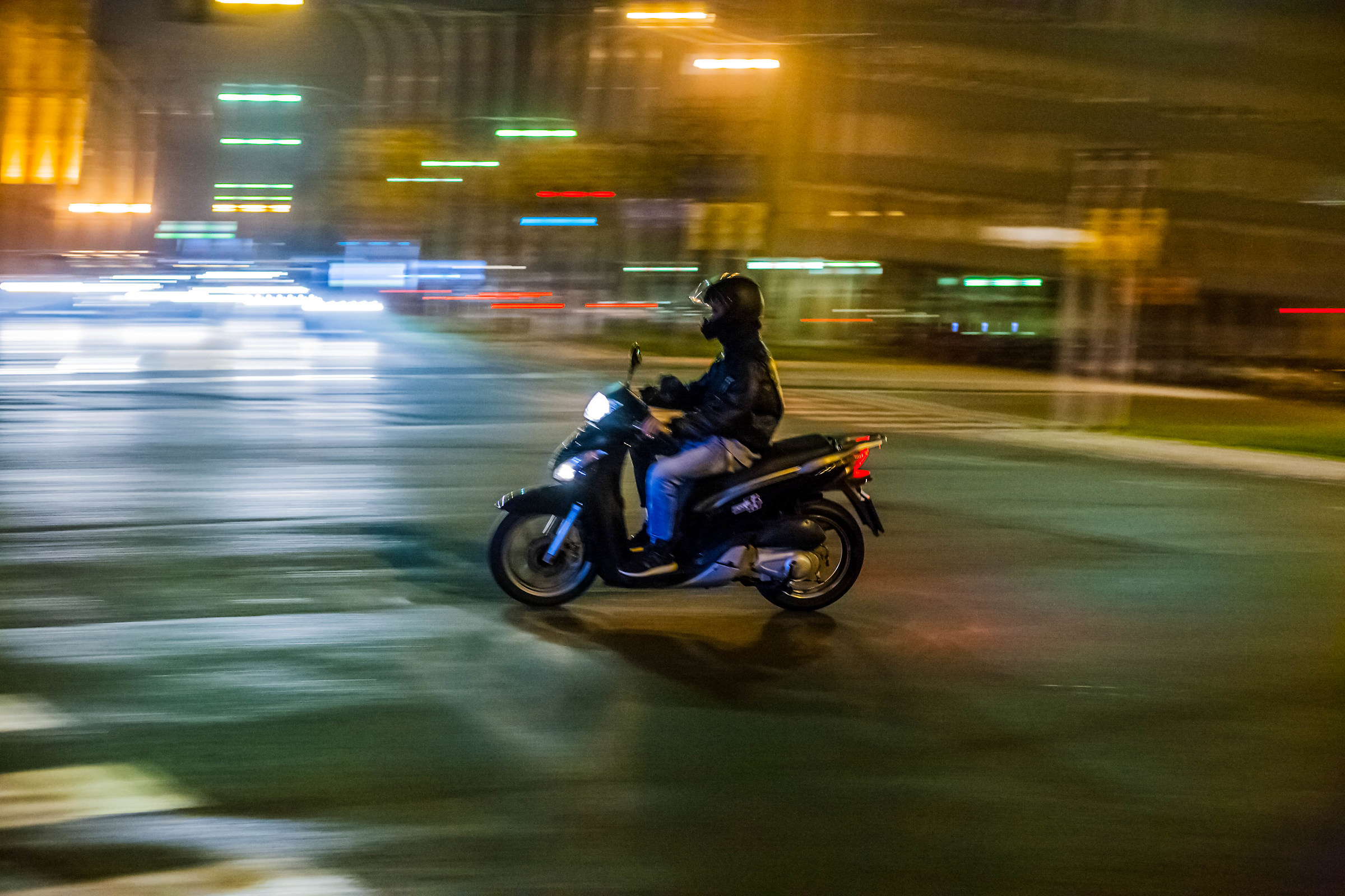 night panning in that of Bologna