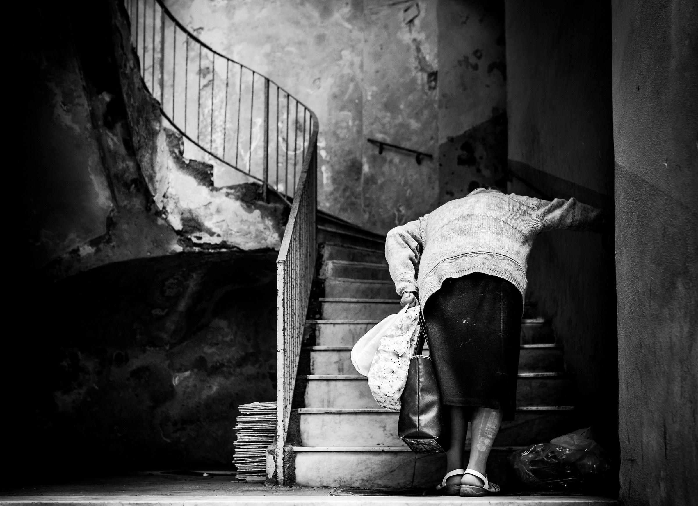 Old lady in Naples_2