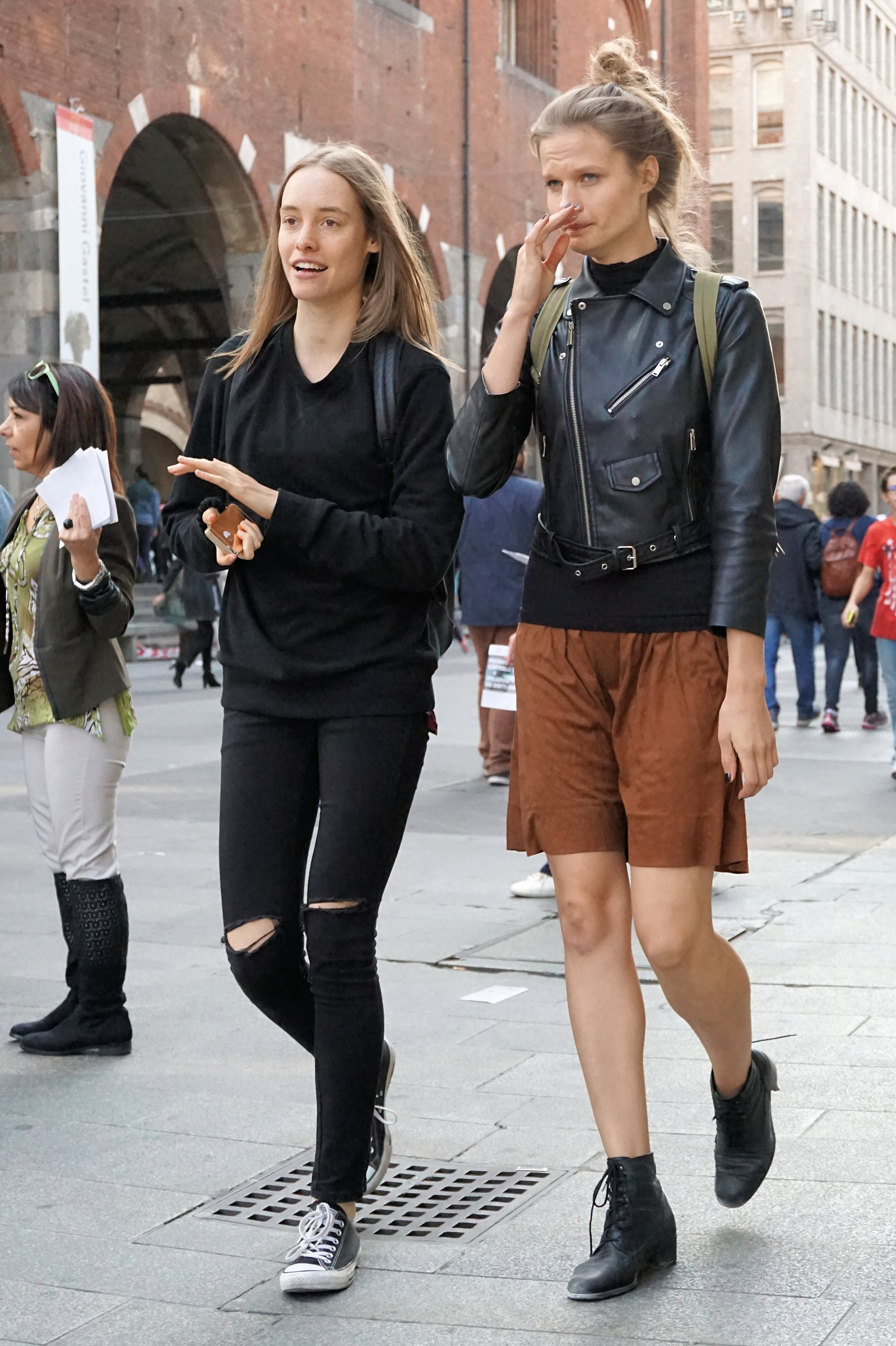 Models No. 10098 and No. 00078