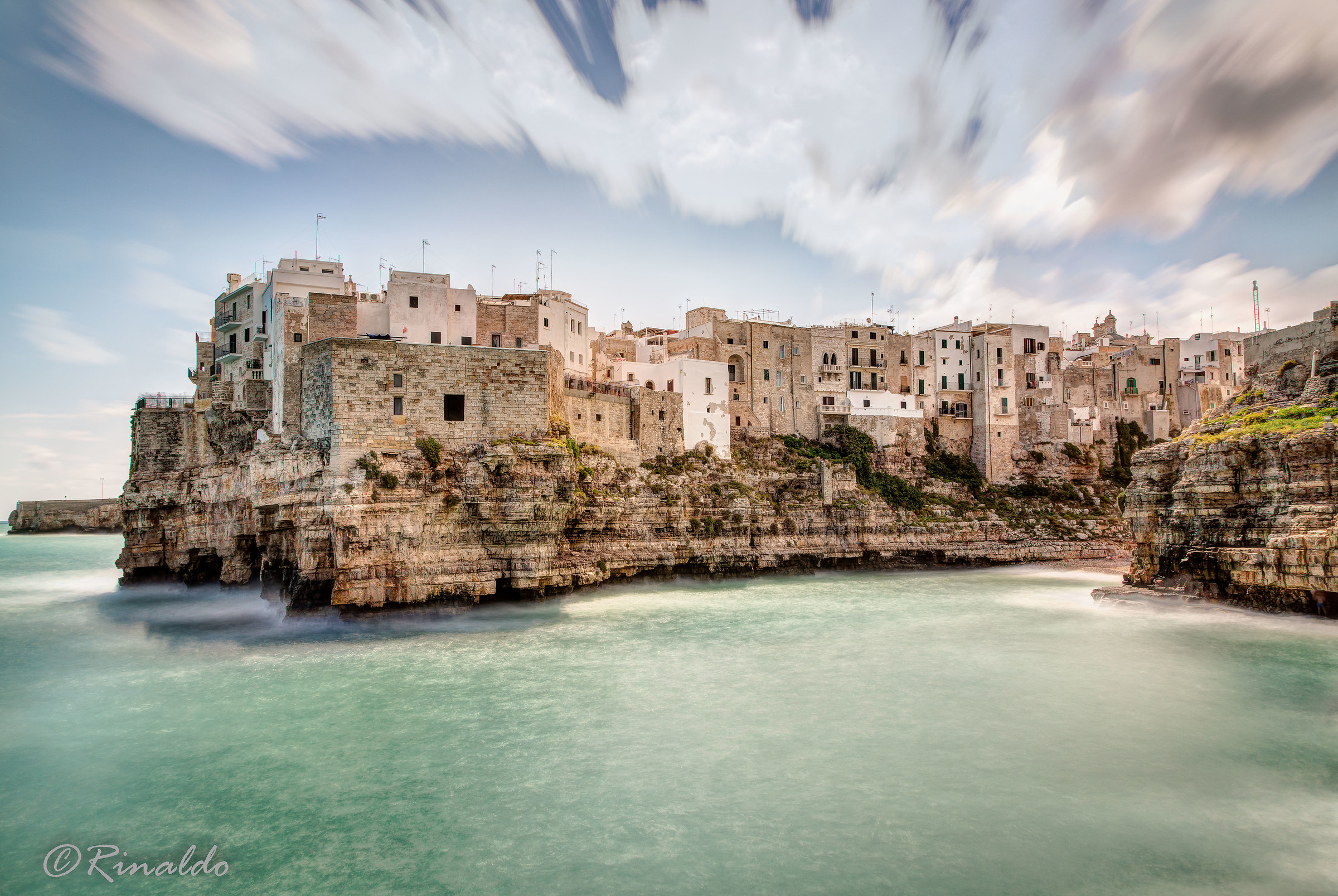 The Mistral, the wind friend of Polignano a Mare