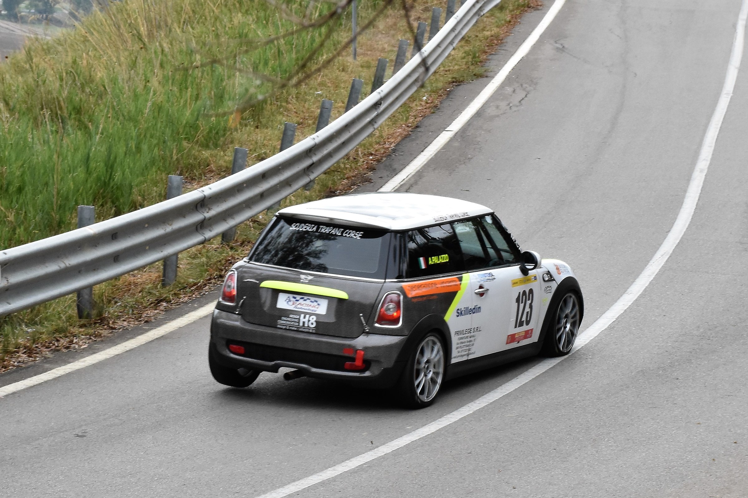 Mini biting the asphalt-Nissen Cup 2016