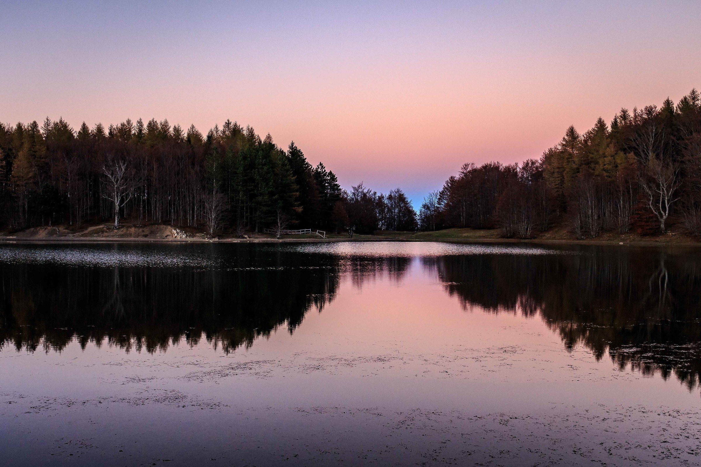 Sunset over the lake Calamone (Ventasso, RE)