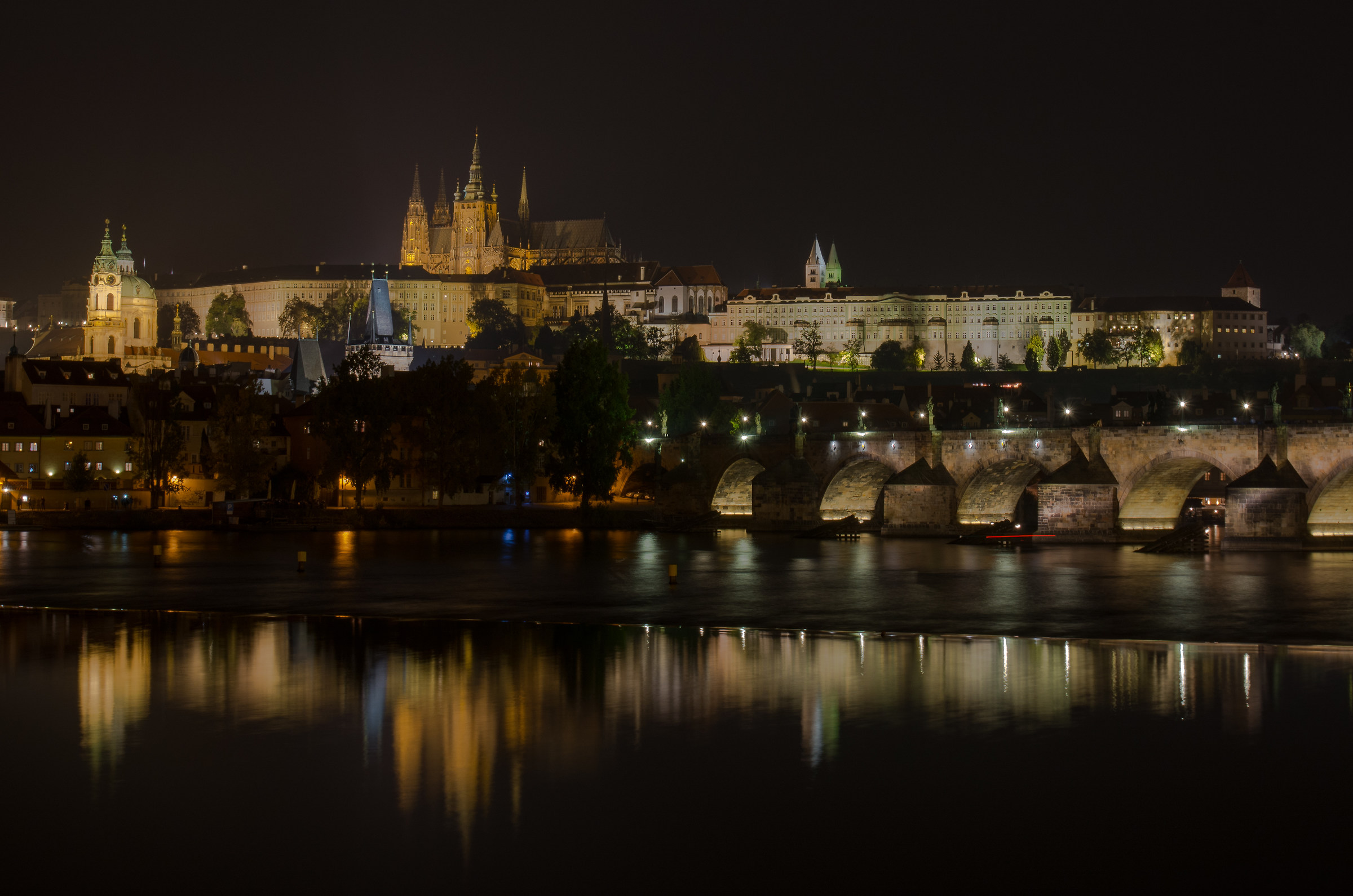 Praga. Il ponte San Carlo e il Catello