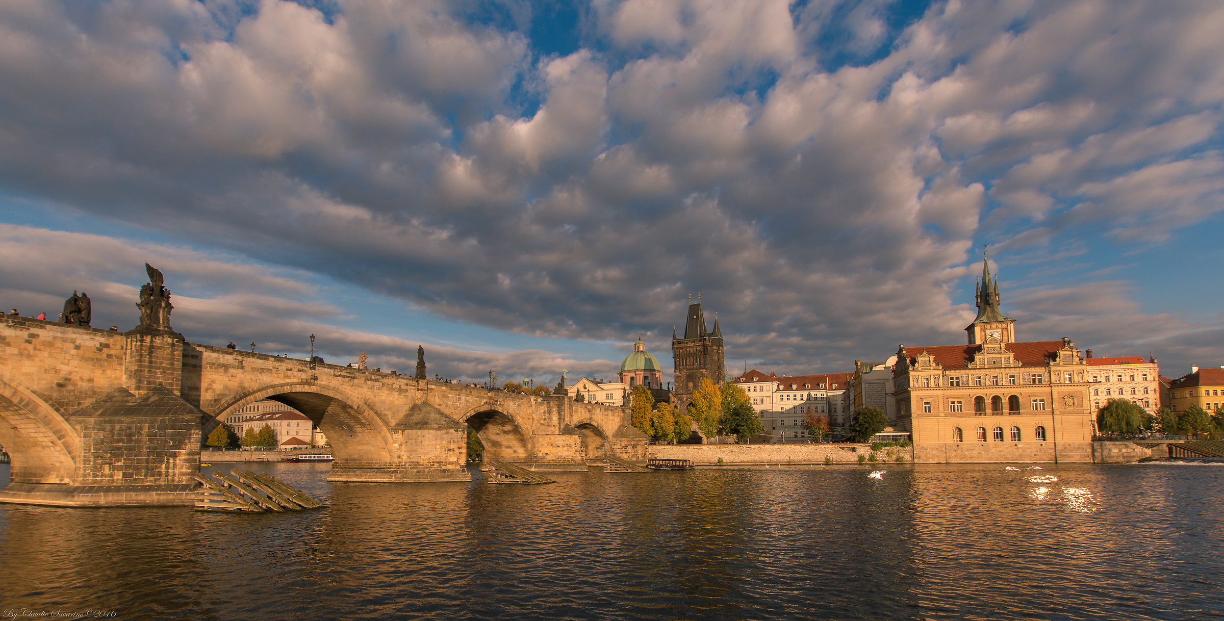 Praga lungo la Moldova