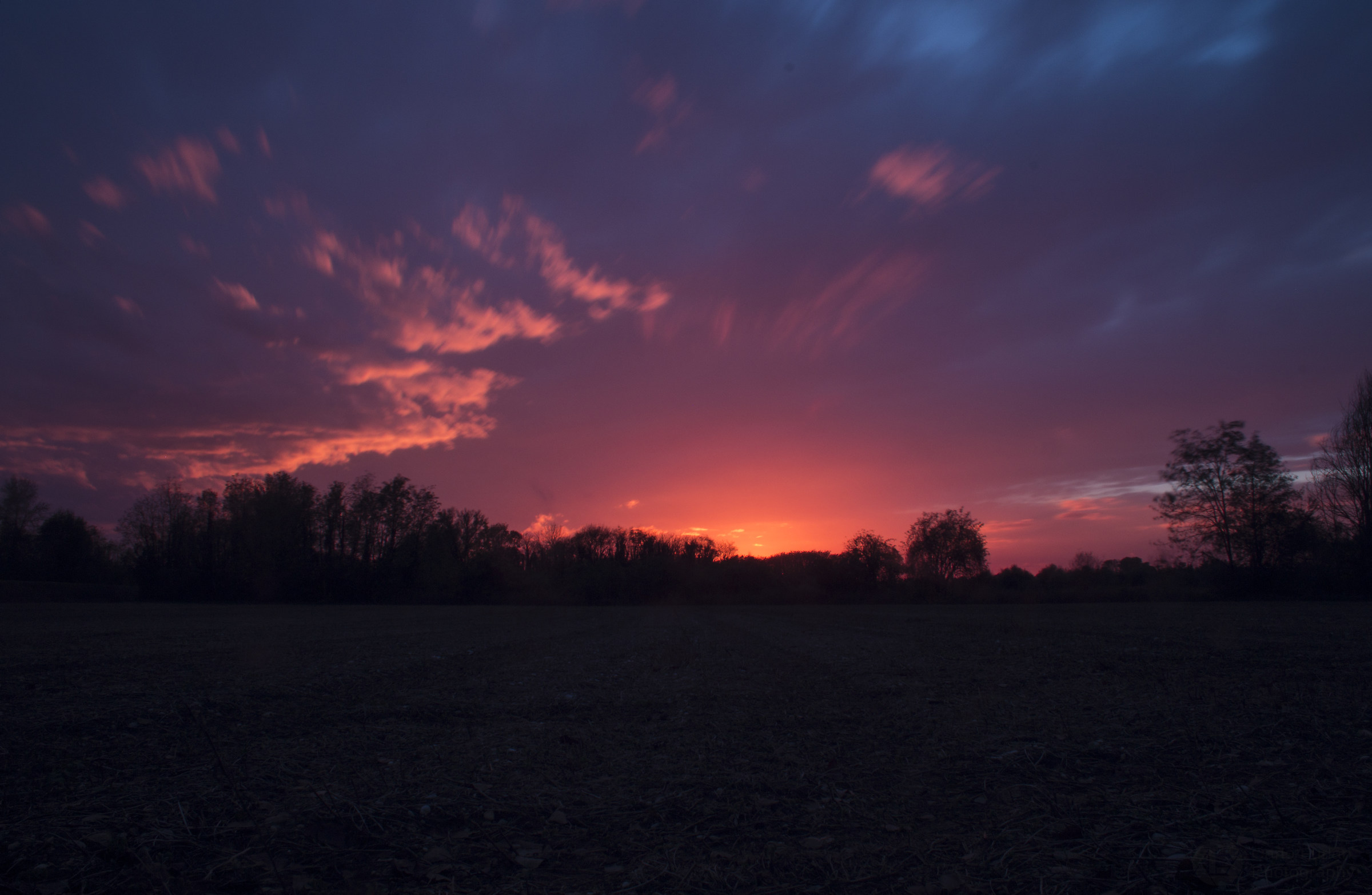 Red sky at night, good weather hopefully..