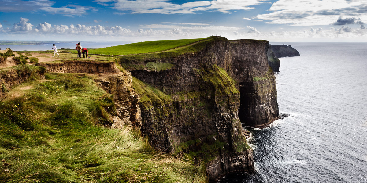 salto nel vuoto (cliffs of moher, ireland)