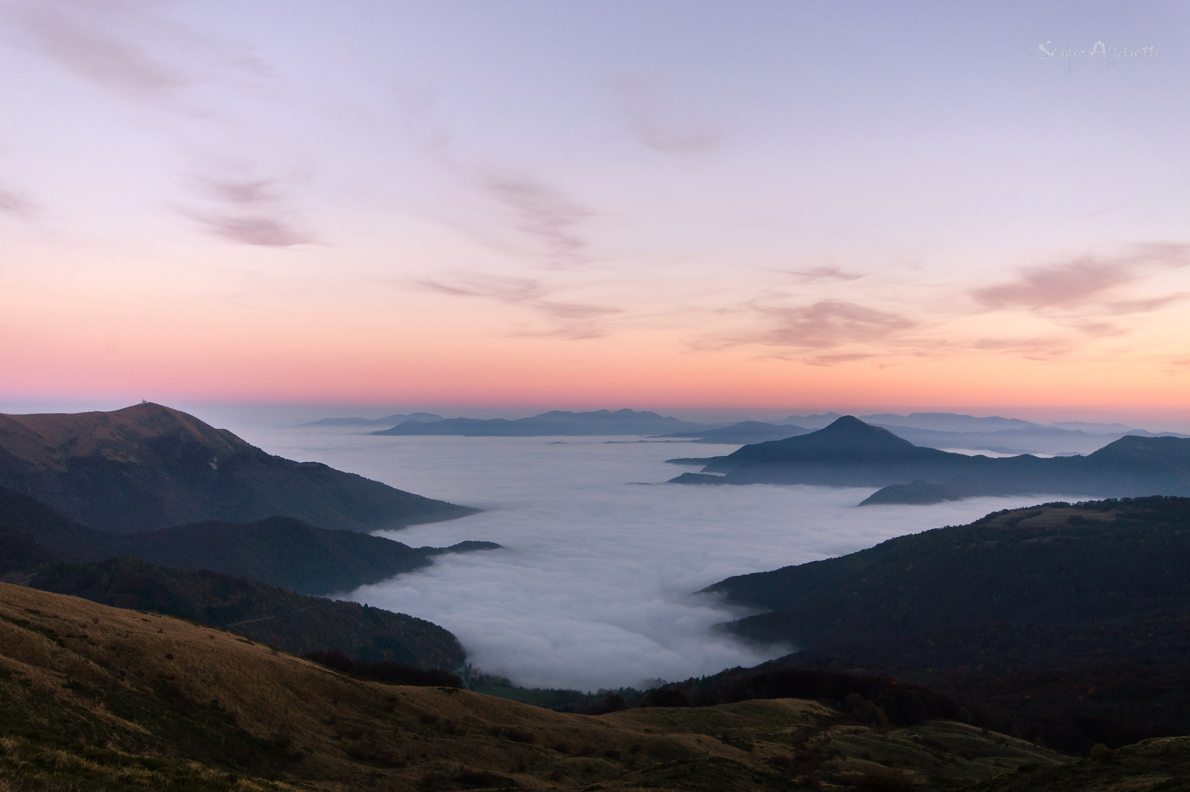 Sopra la nebbia - tramonto in Appennino
