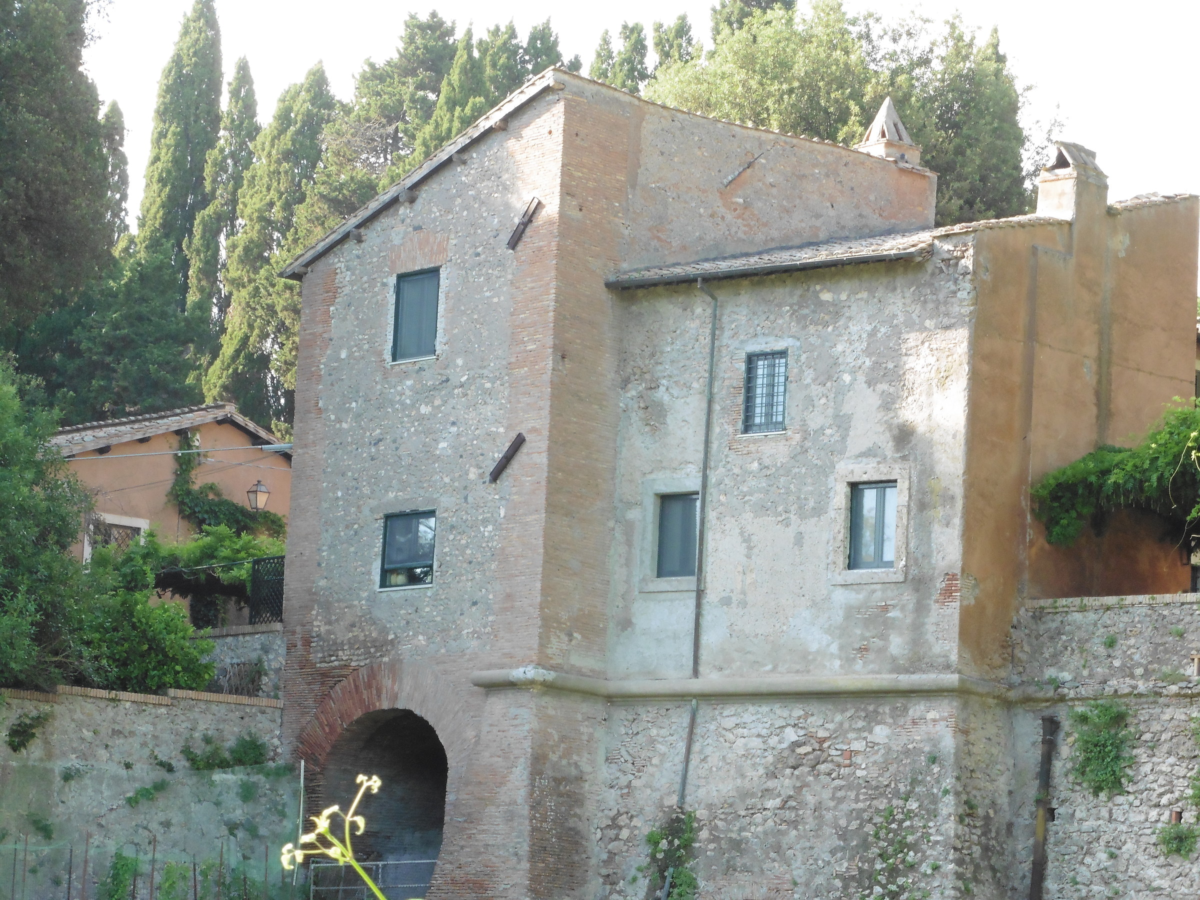 The old school of Torre in Pietra.