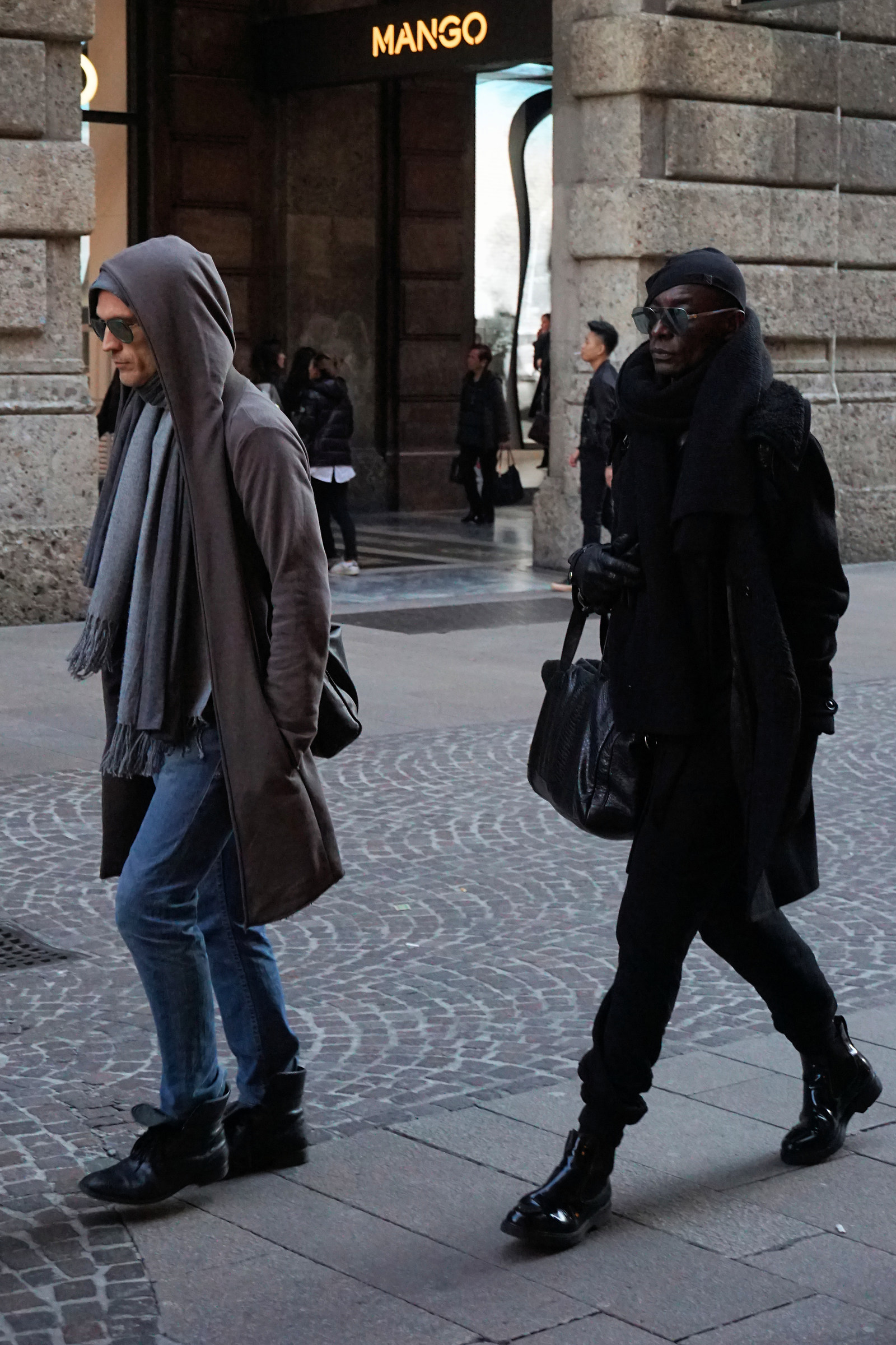 Models No. 01001 and No. 01000