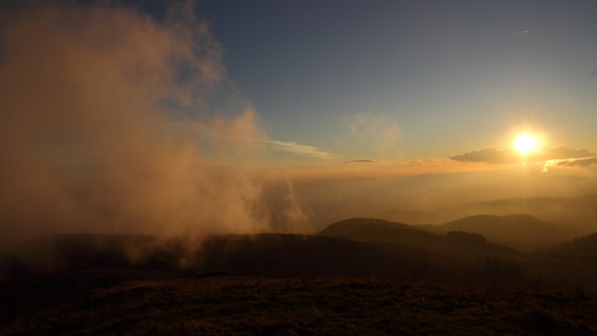 tramonto a novembre sul Grappa