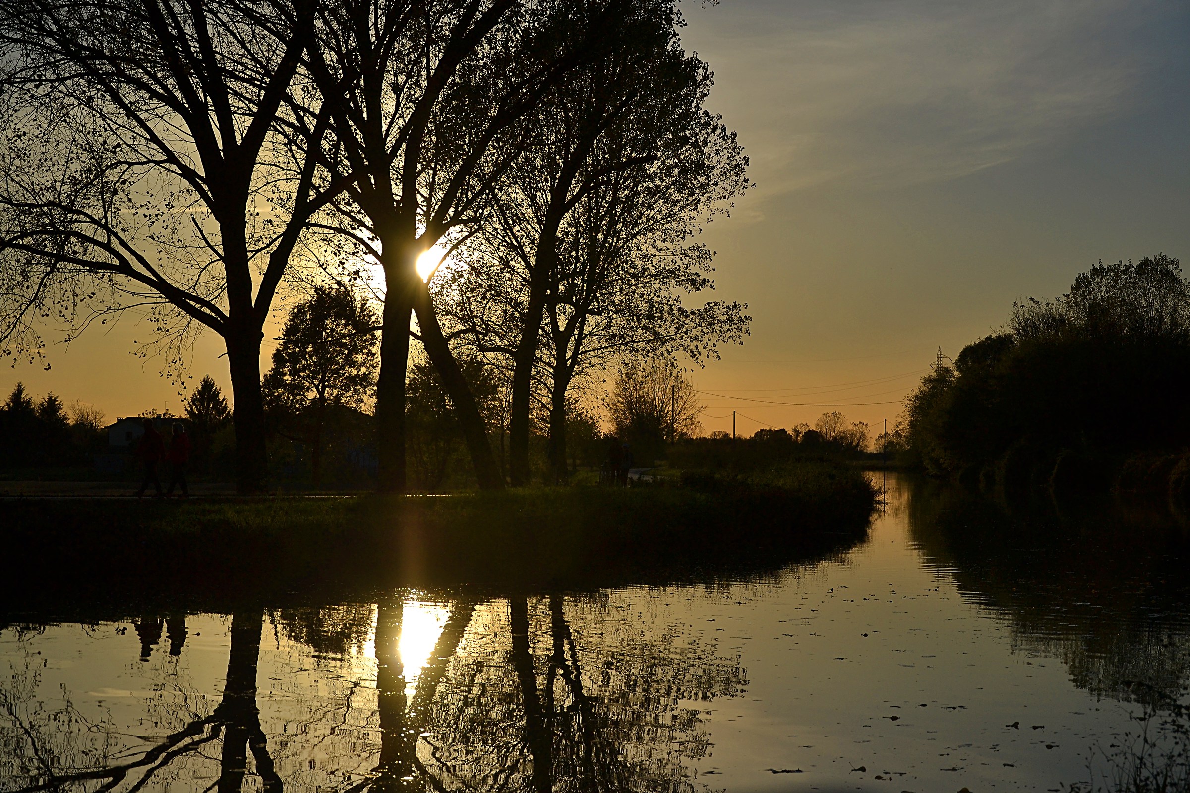 Sole nel naviglio