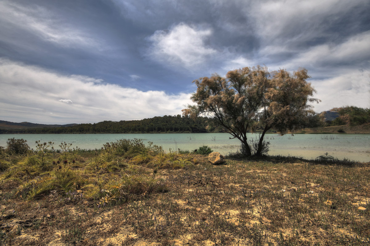 Walk to the lake. Lake Nicoletti (enna) Sicily
