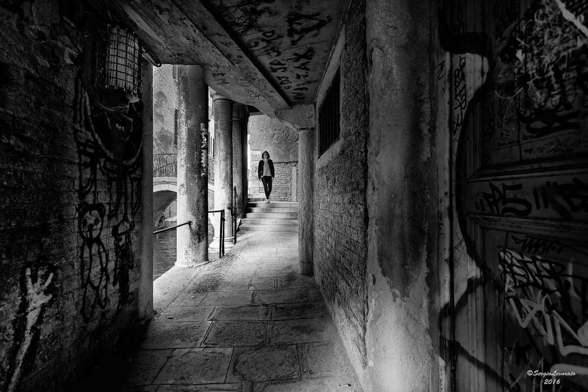 Between light and shadow