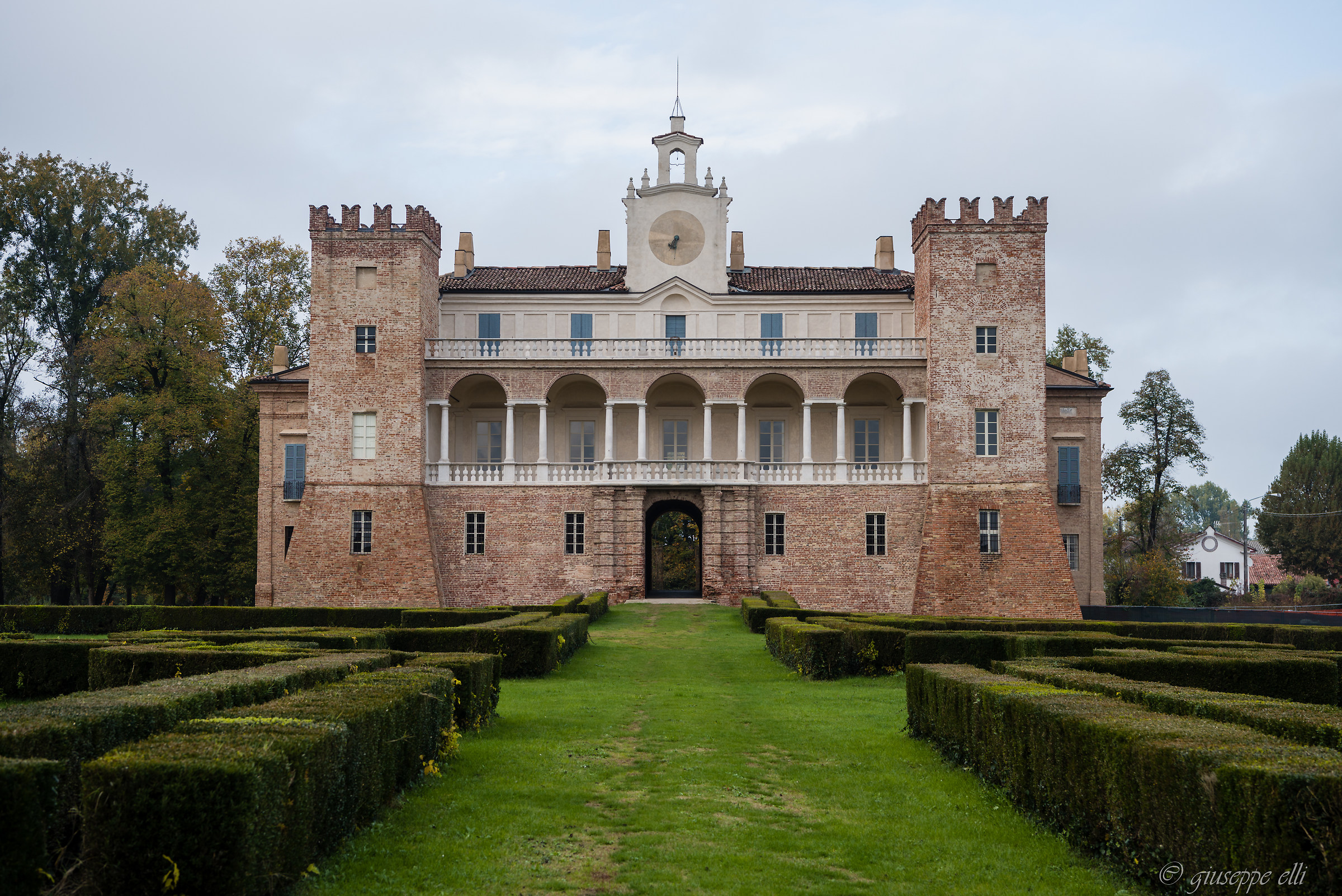 Villa Medici del Vascello - S. Giovanni in Croce 1