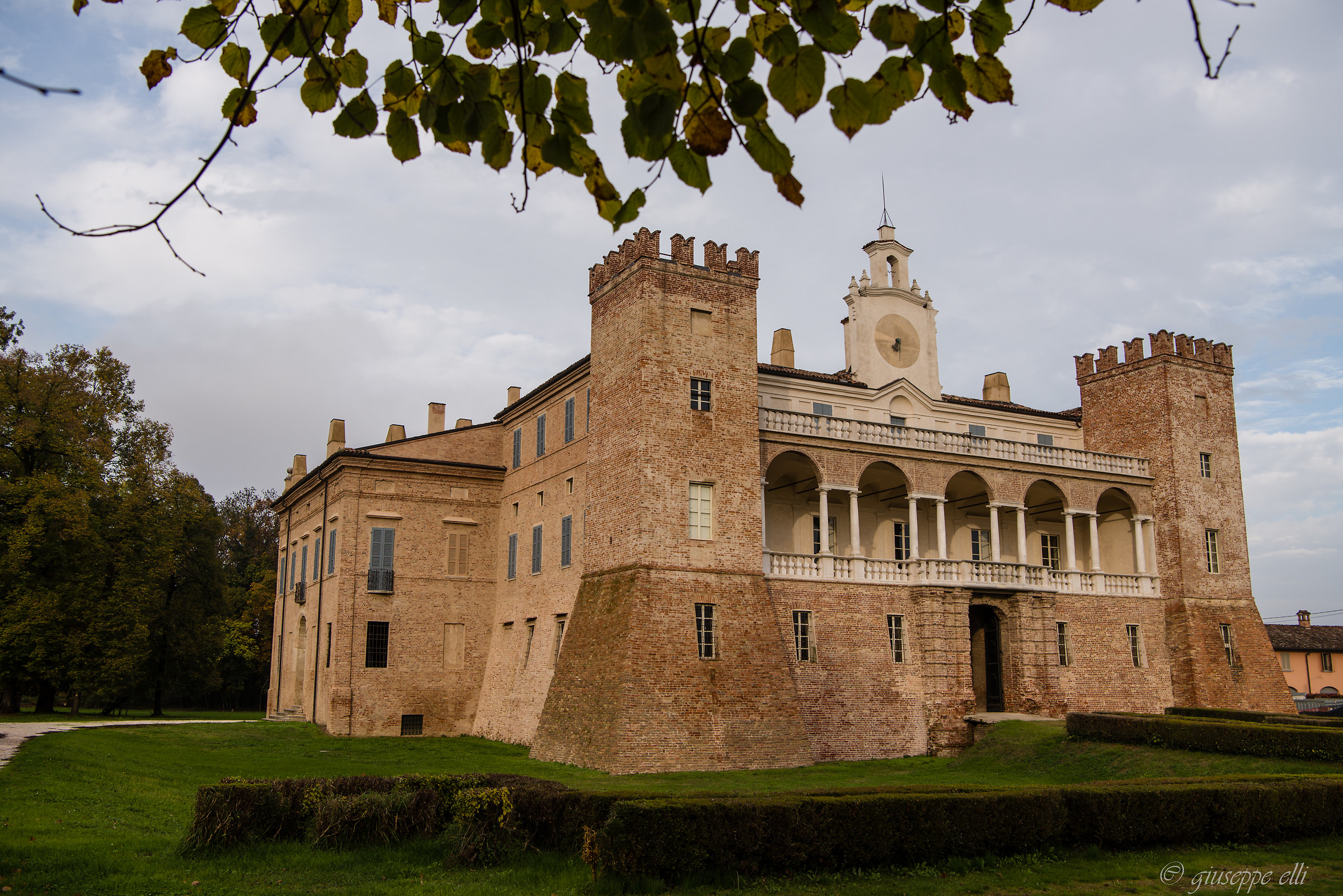 Villa Medici del Vascello - S. Giovanni in Croce 2