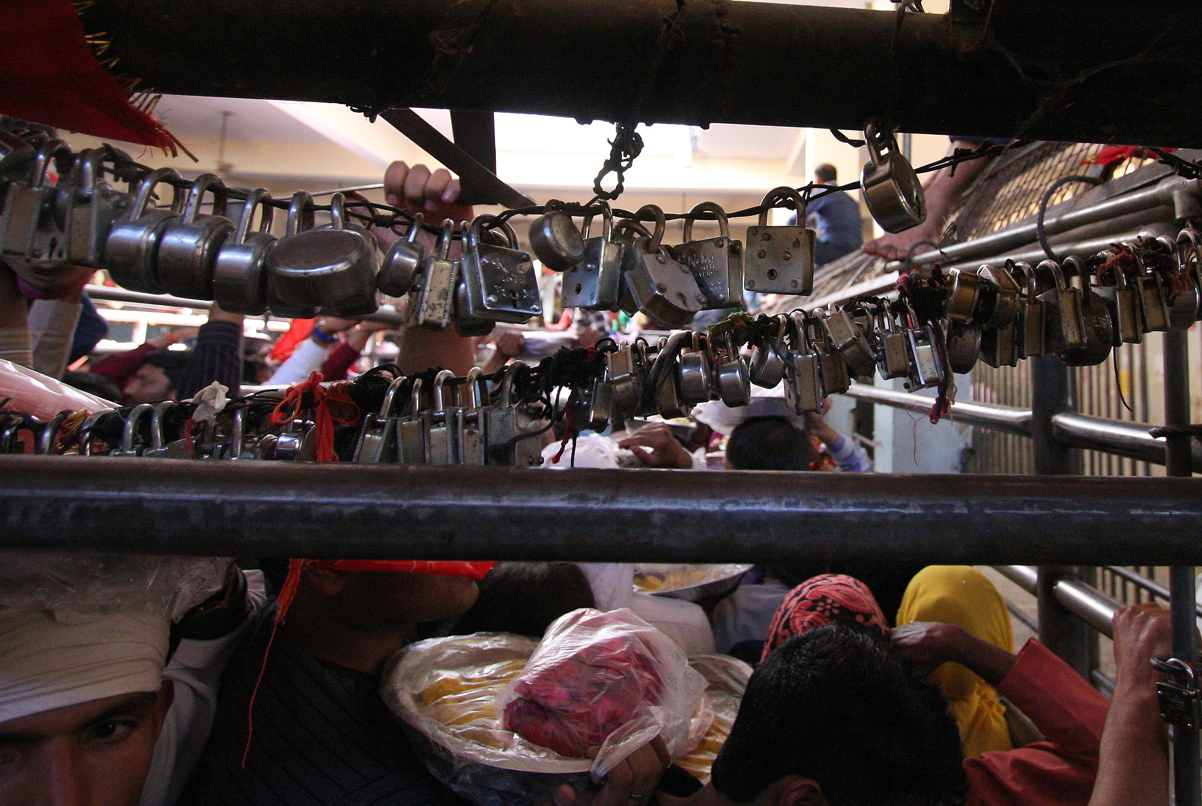 1672- Adding a padlock.