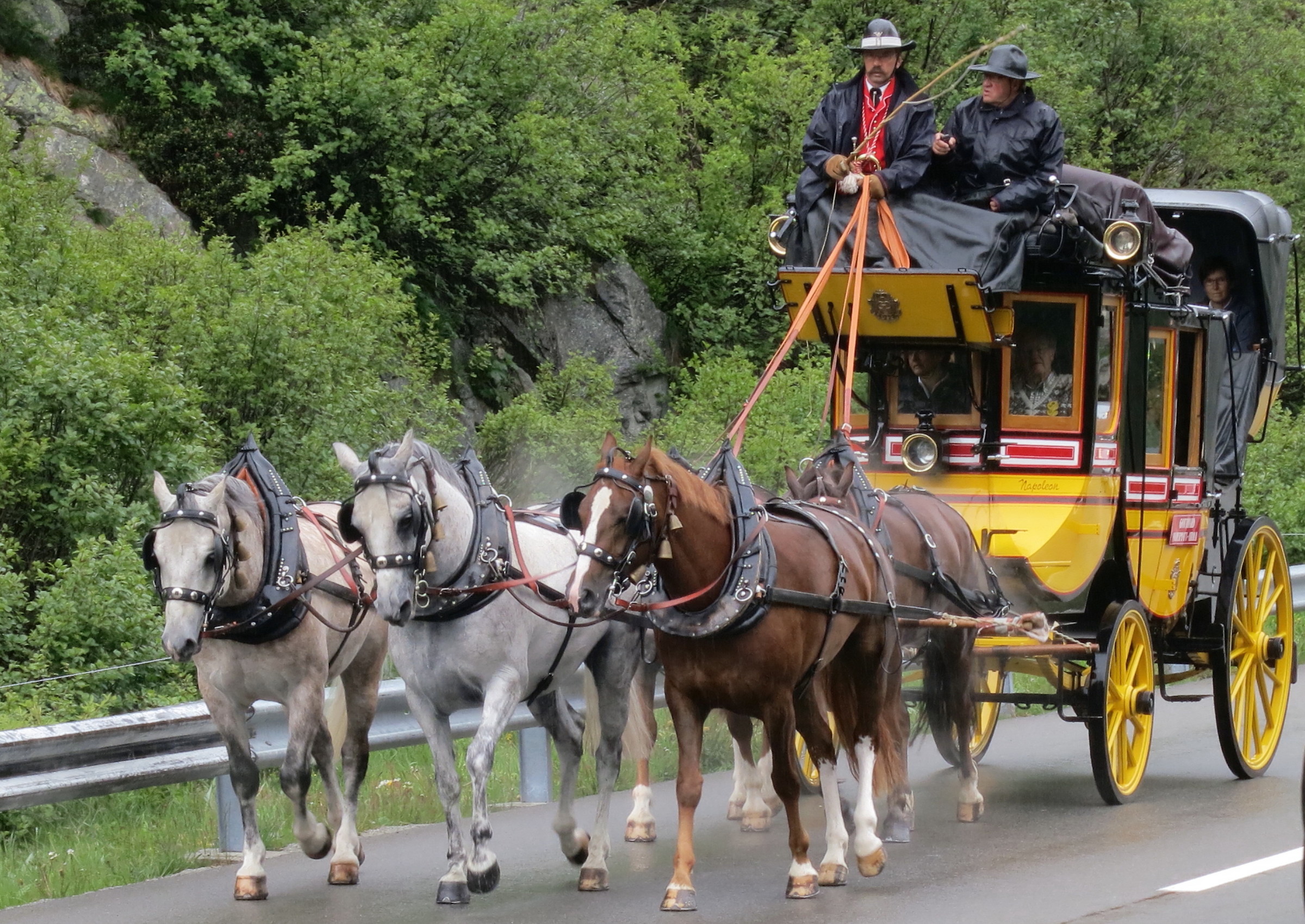 Carrozza postale storica del Gottardo Andermatt-Airolo