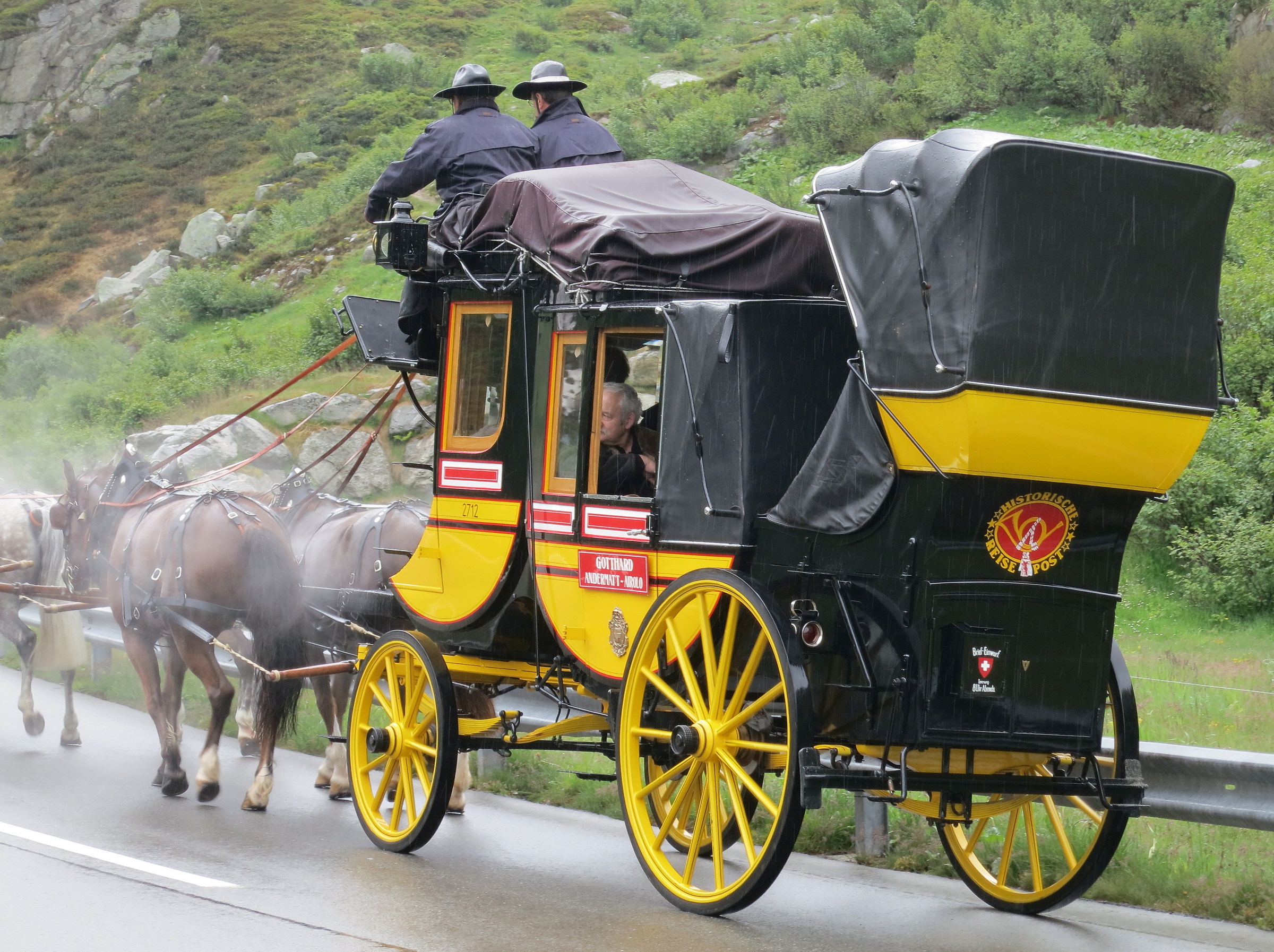Carrozza postale storica del Gottardo Andermatt-Airolo