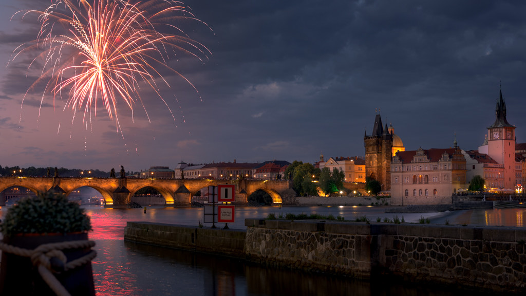 Fuochi sul Ponte Carlo