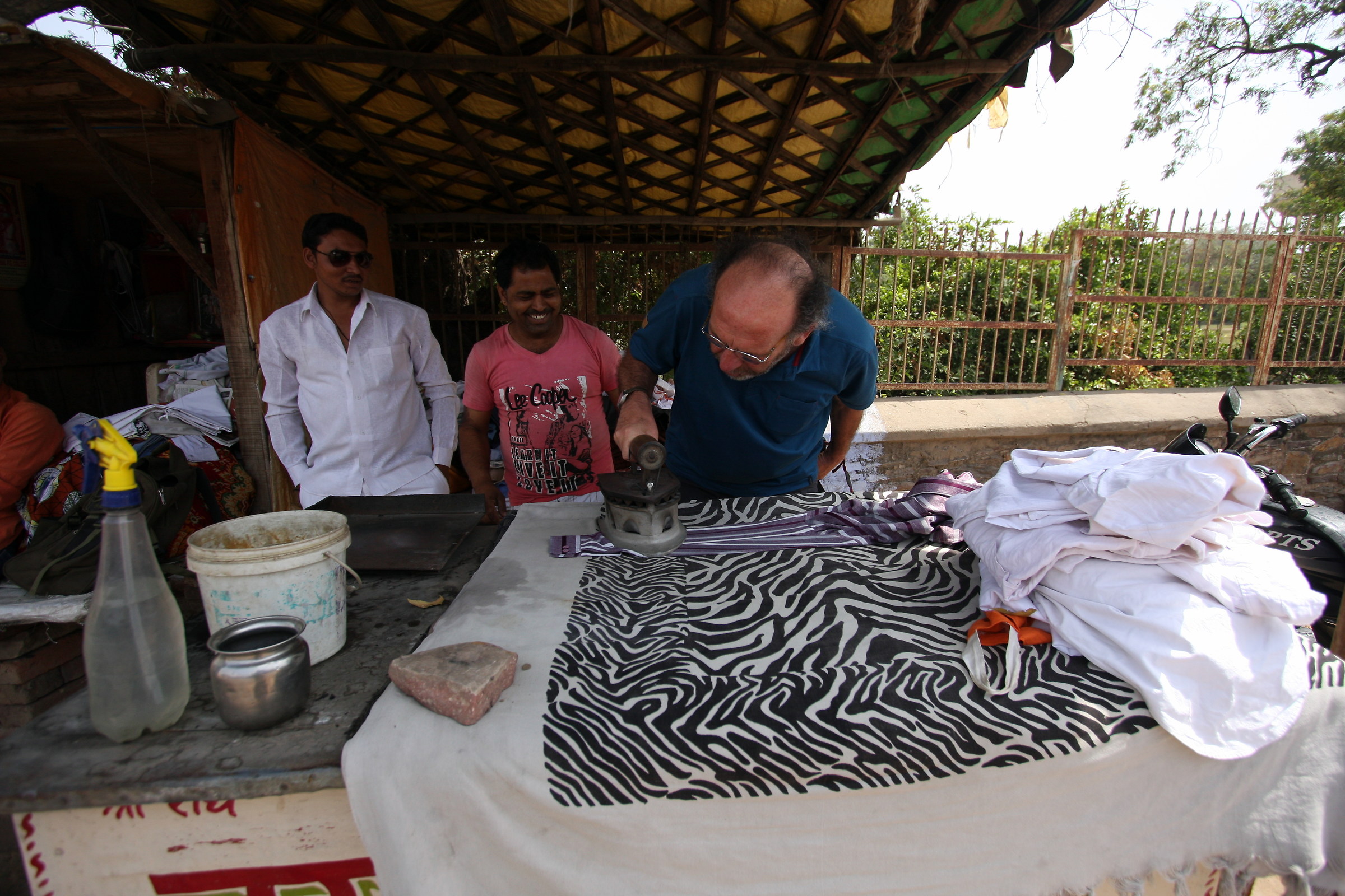 How many rupees you pay me, I'll iron all