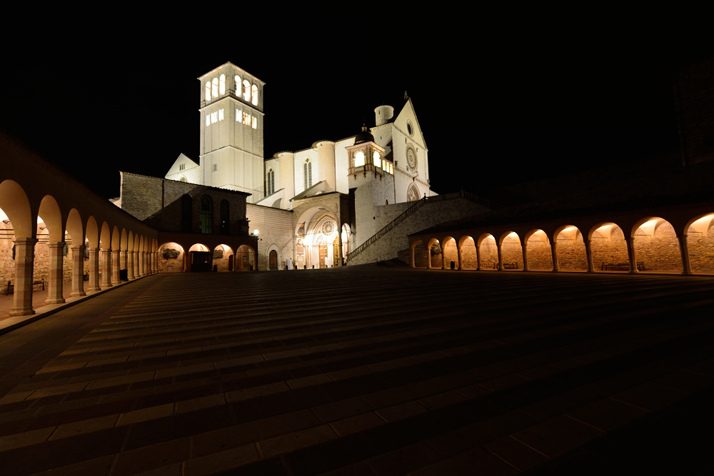 La Basilica di notte