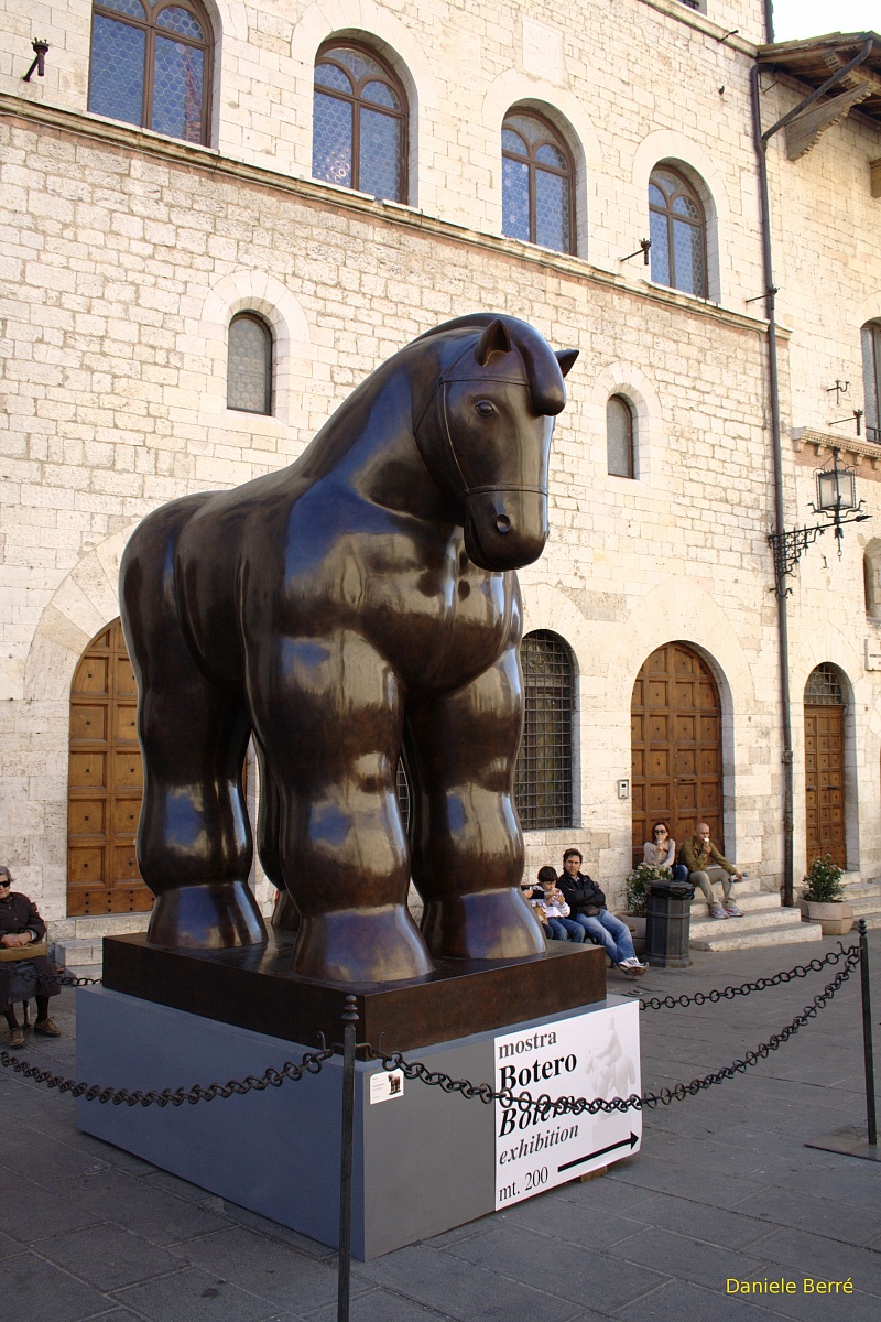 Il Cavallo di Botero Assisi aprile 2012