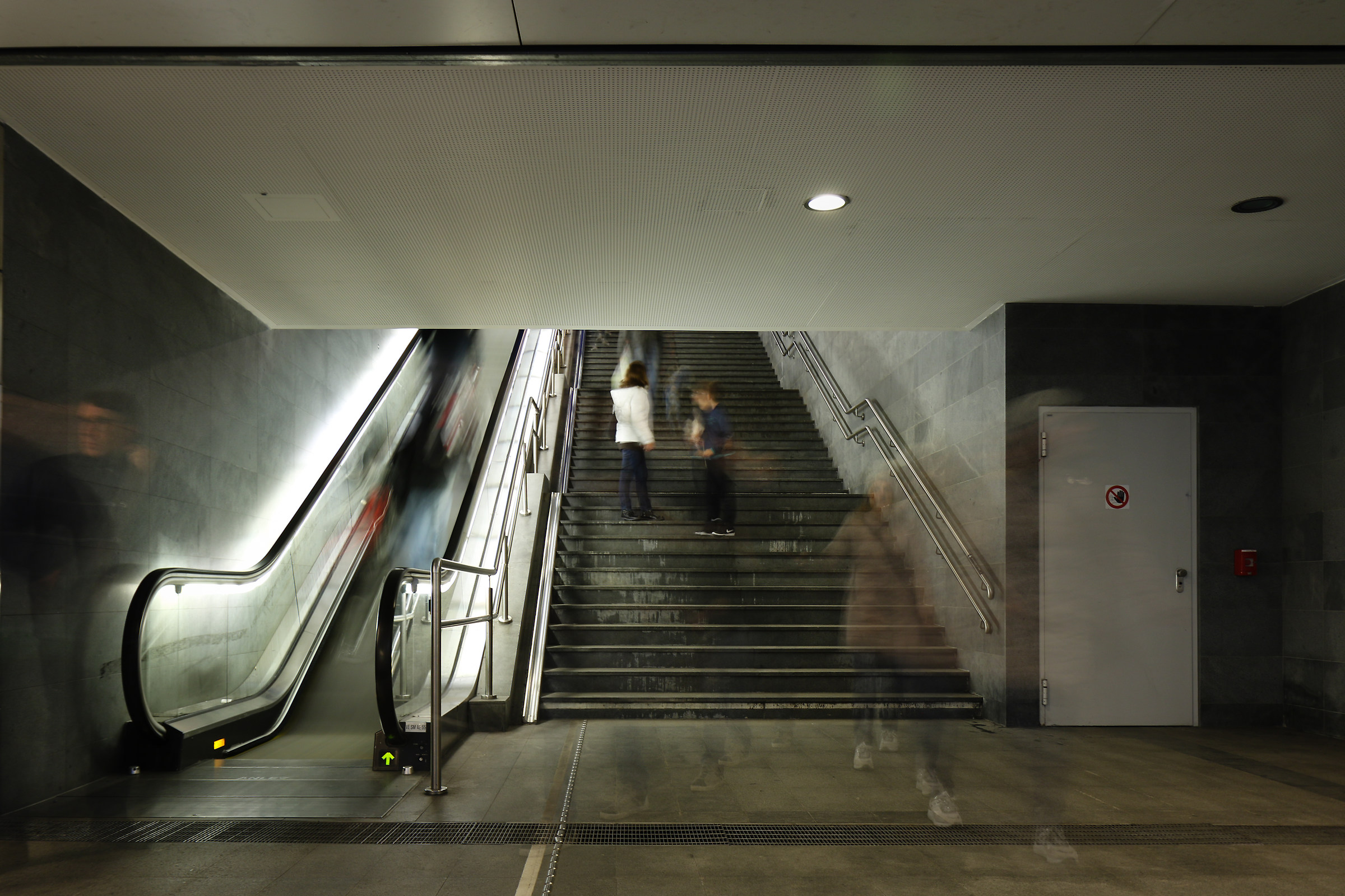 C'è chi scende e c'è chi sale